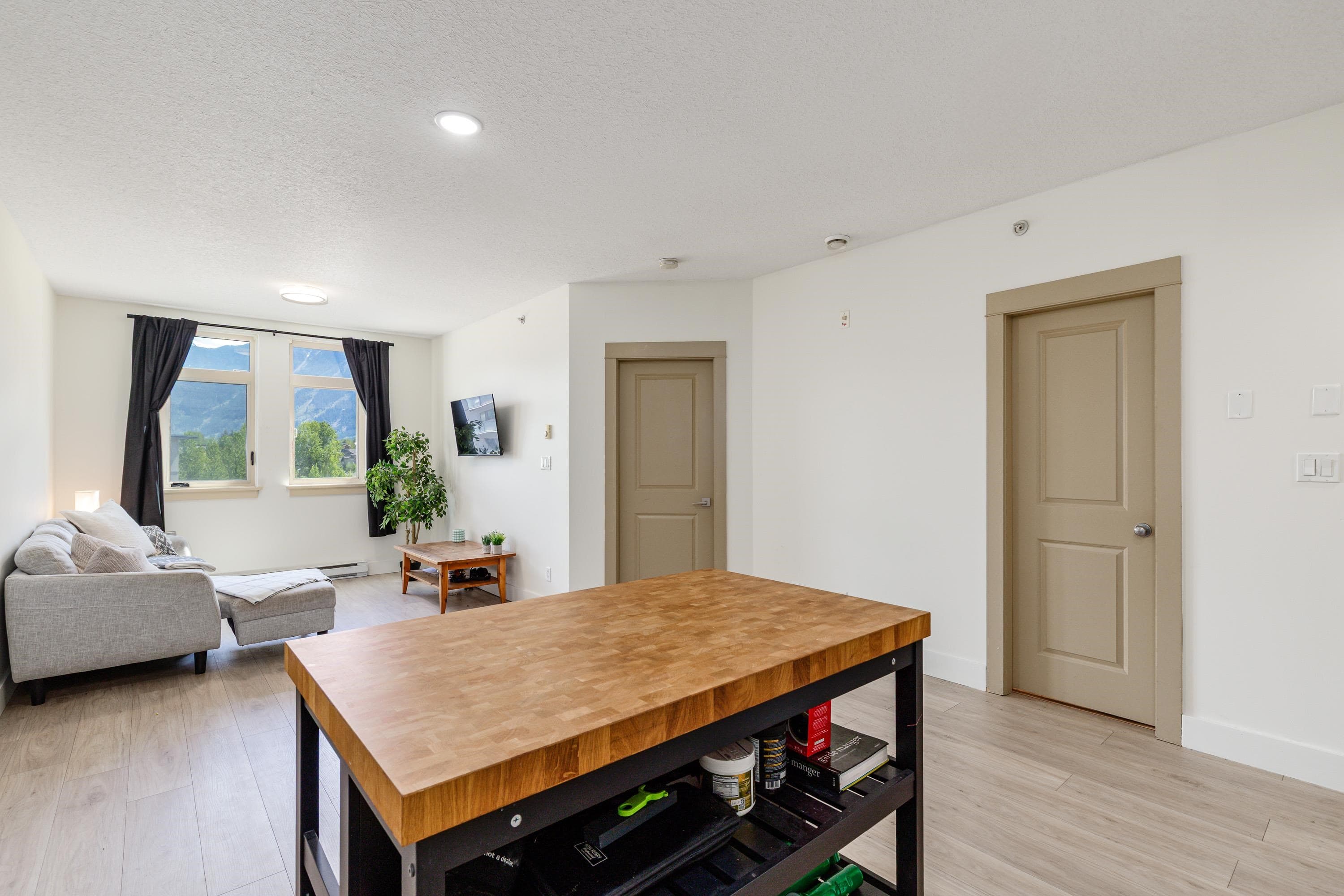 309 - 7330 Arbutus Street, Pemberton, V0N 2L1 — photo 3