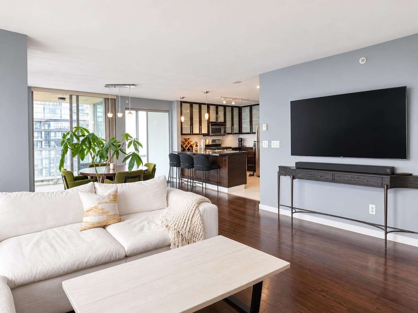 2203 - 1225 Richards Street, Vancouver
