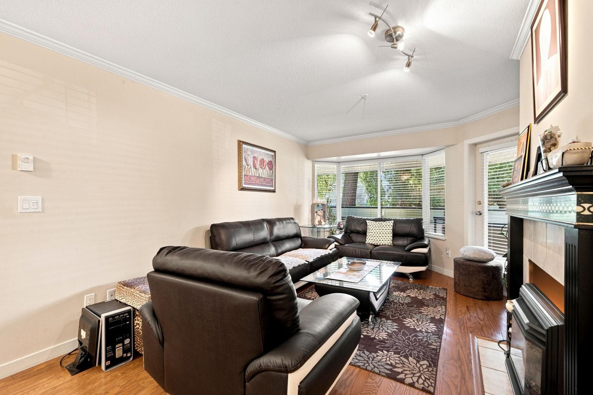105 - 2958 Trethewey Street, Abbotsford, V2T 6P6 — photo 2