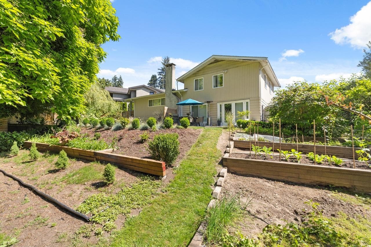 8240 Manson Drive, Burnaby, V5A 2C2 — photo 4