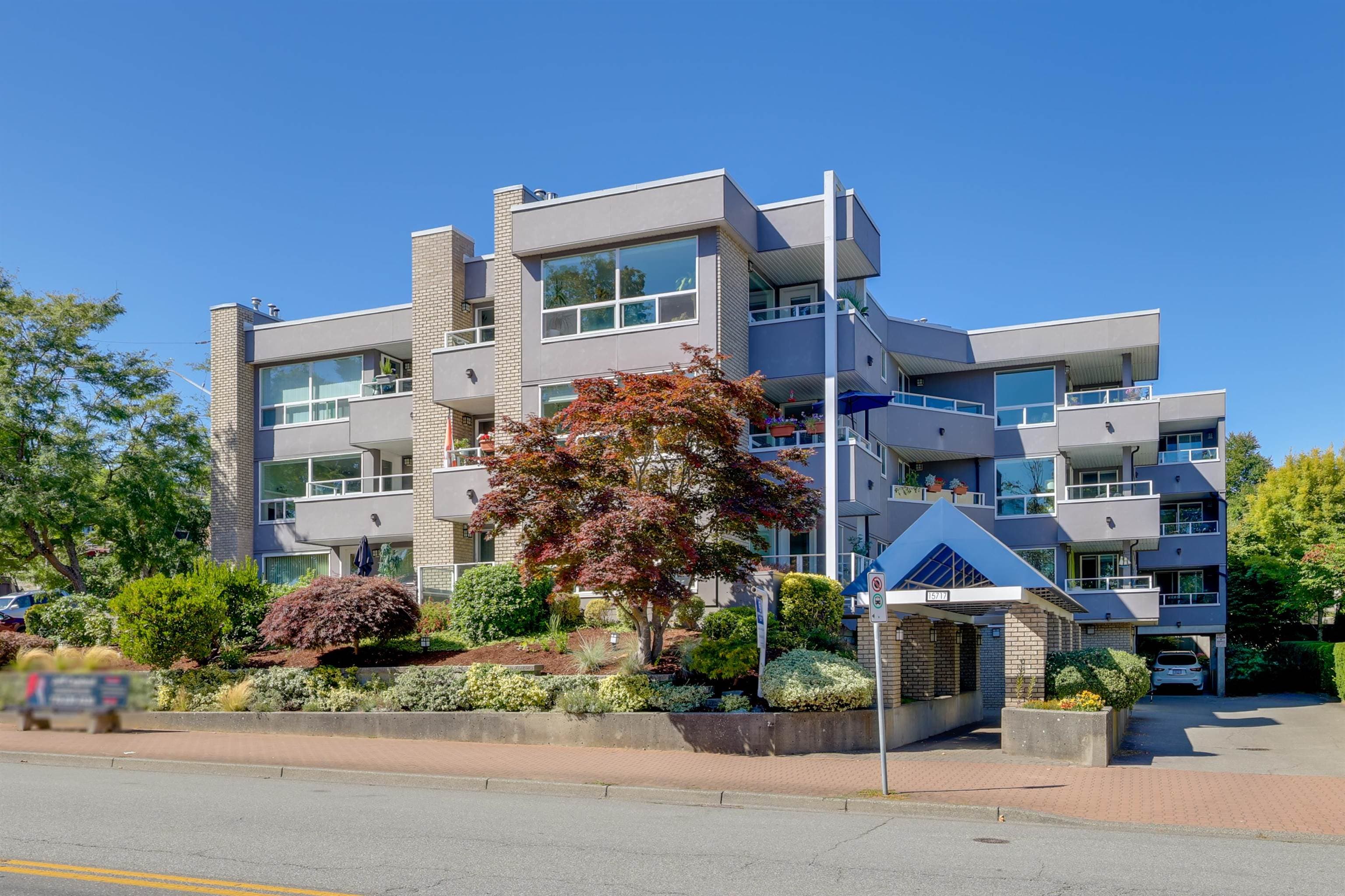 105 - 15717 Marine Drive, White Rock, V4B 1E4 — photo 1