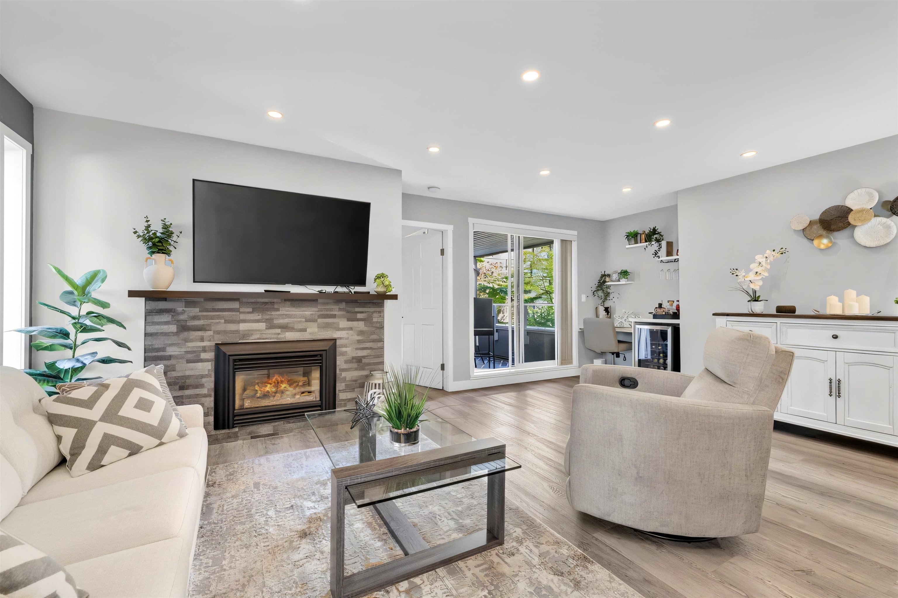 105 - 15717 Marine Drive, White Rock, V4B 1E4 — photo 4