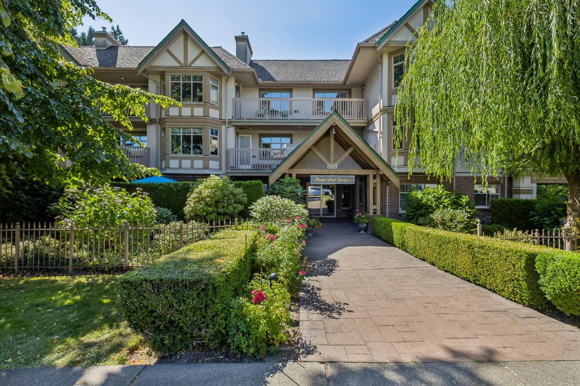 505 - 2059 Chesterfield Avenue, North Vancouver