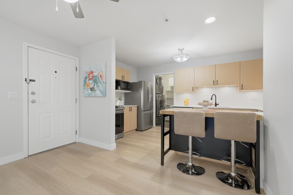 101 - 2983 Cambridge Street, Port Coquitlam, V3B 7N7 — photo 4