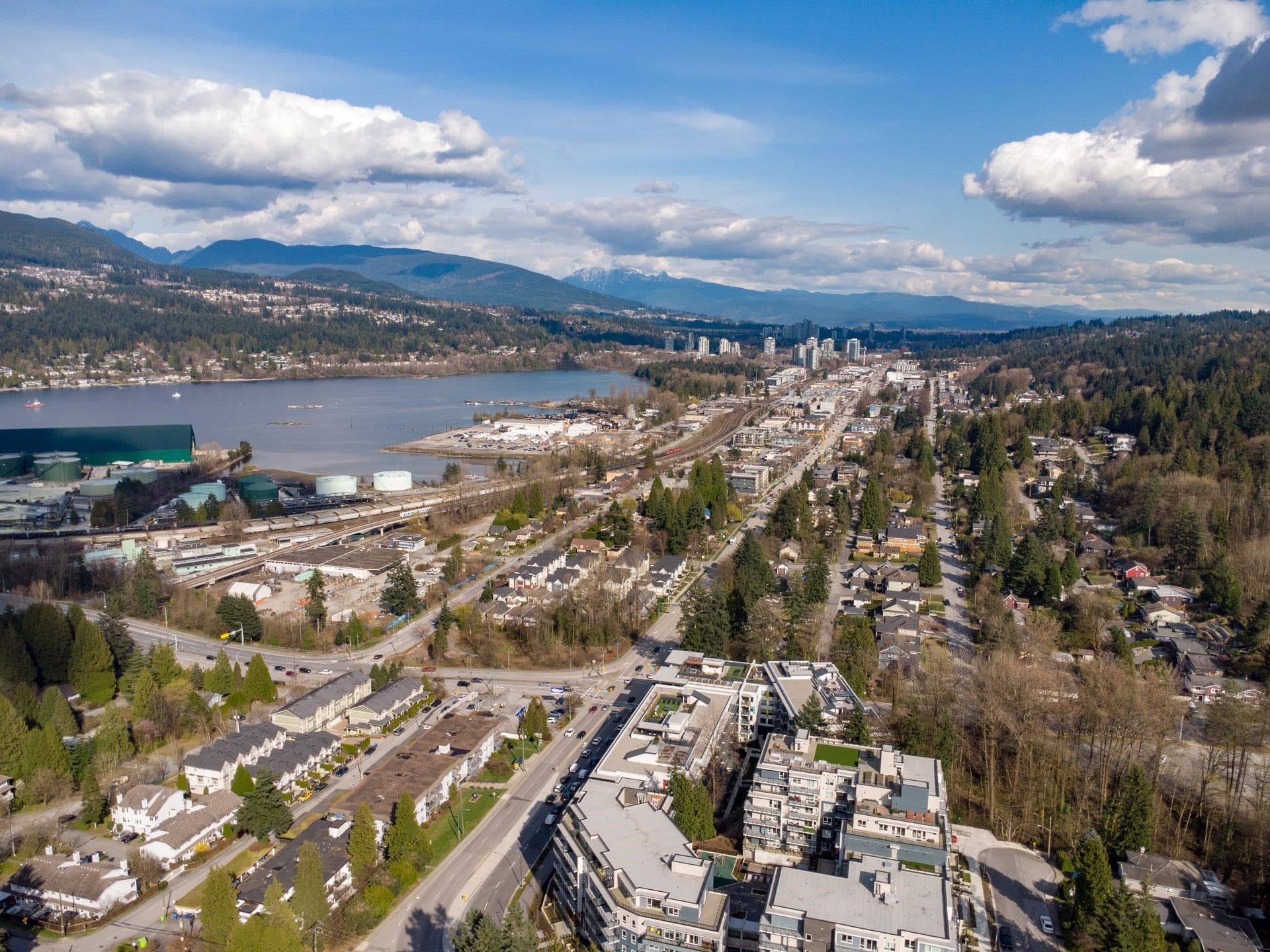 1051 Cecile Drive, Port Moody, V3H 1M5 — photo 2