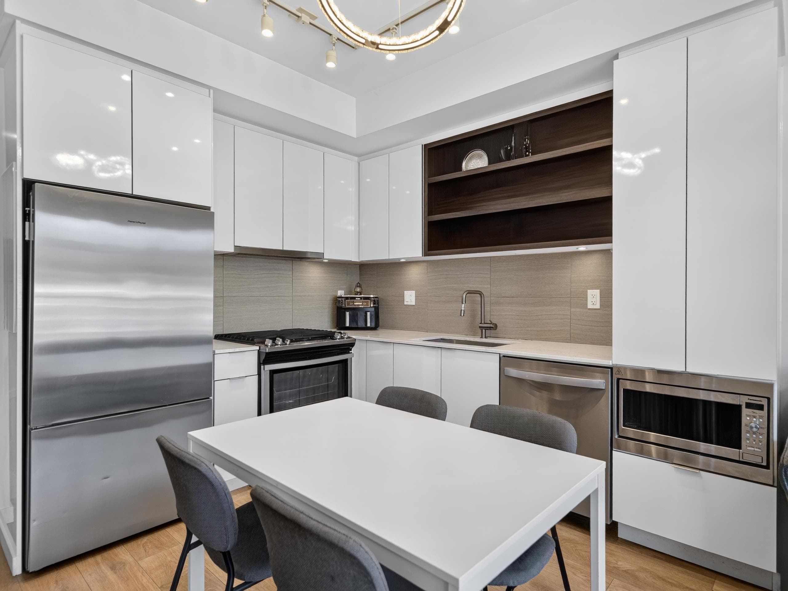 50* - 725 Marine Drive, North Vancouver, V7M 0G2 — photo 3