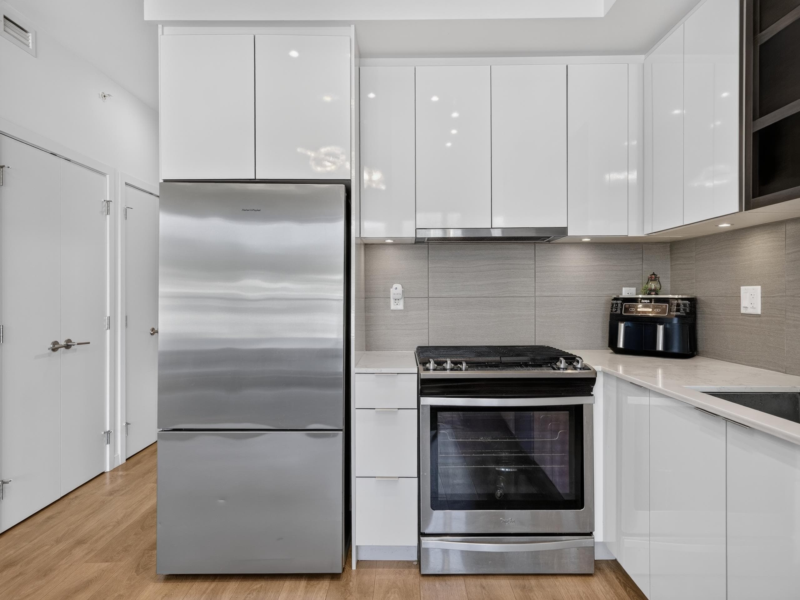 50* - 725 Marine Drive, North Vancouver, V7M 0G2 — photo 4