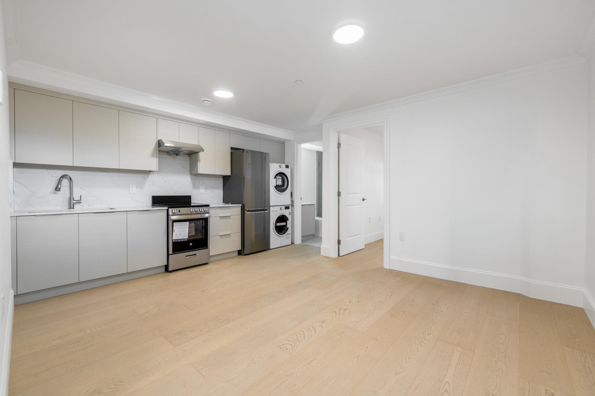 5081 Crown Avenue, Vancouver, V6N 2B7 — photo 2
