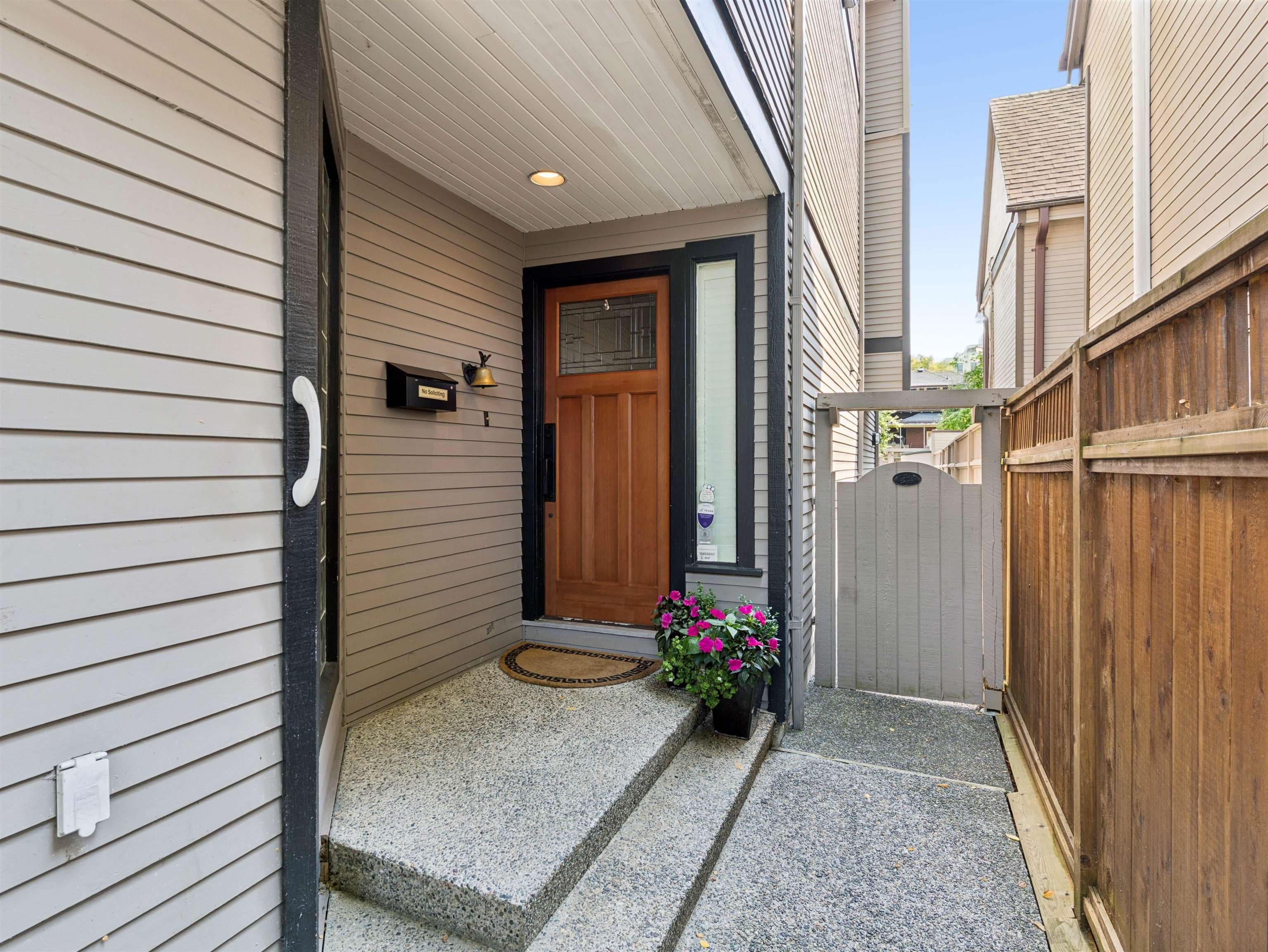 2760 W 2nd Avenue, Vancouver, V6K 1K3 — photo 2