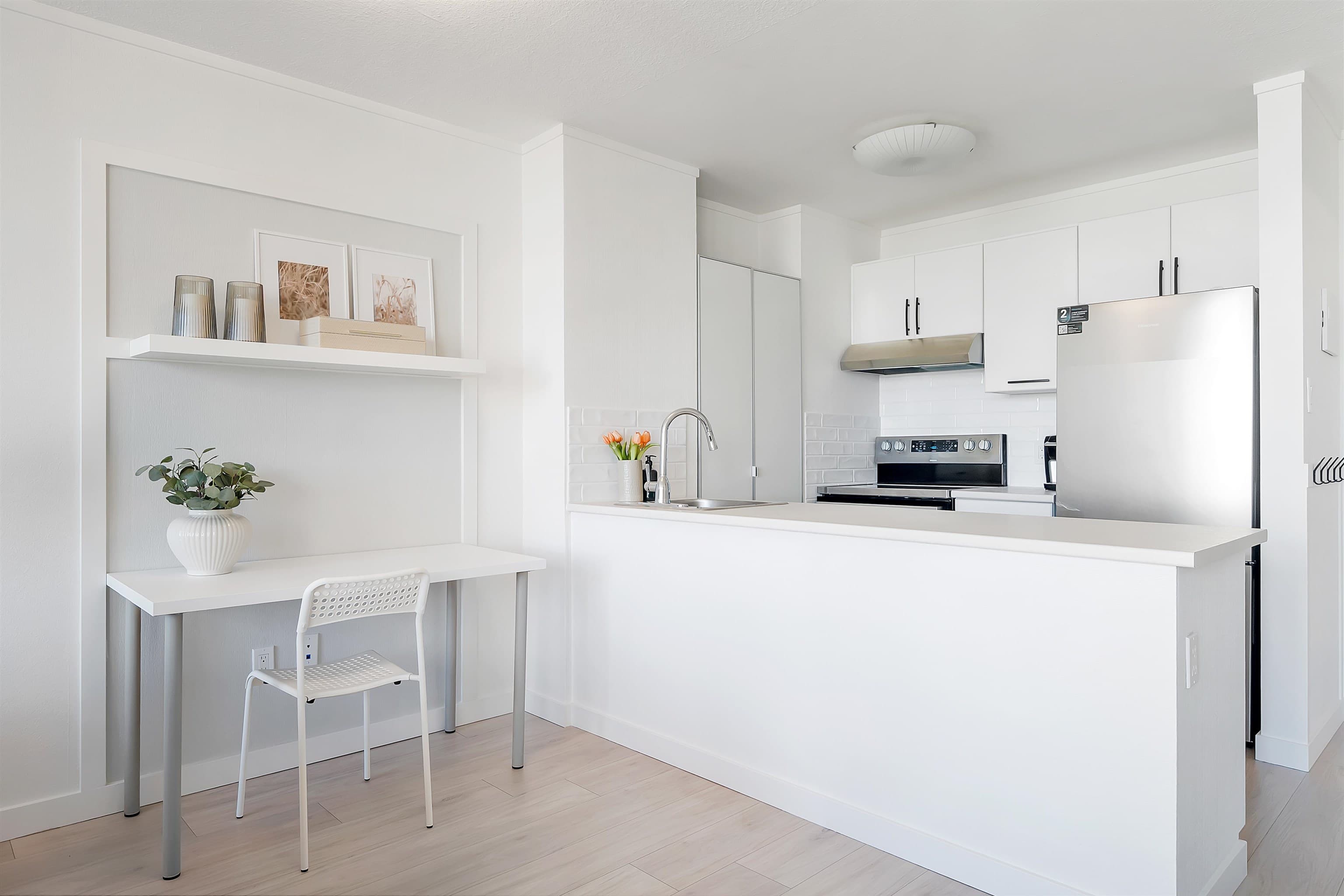 611 - 1330 Burrard Street, Vancouver, V6Z 2B8 — photo 2