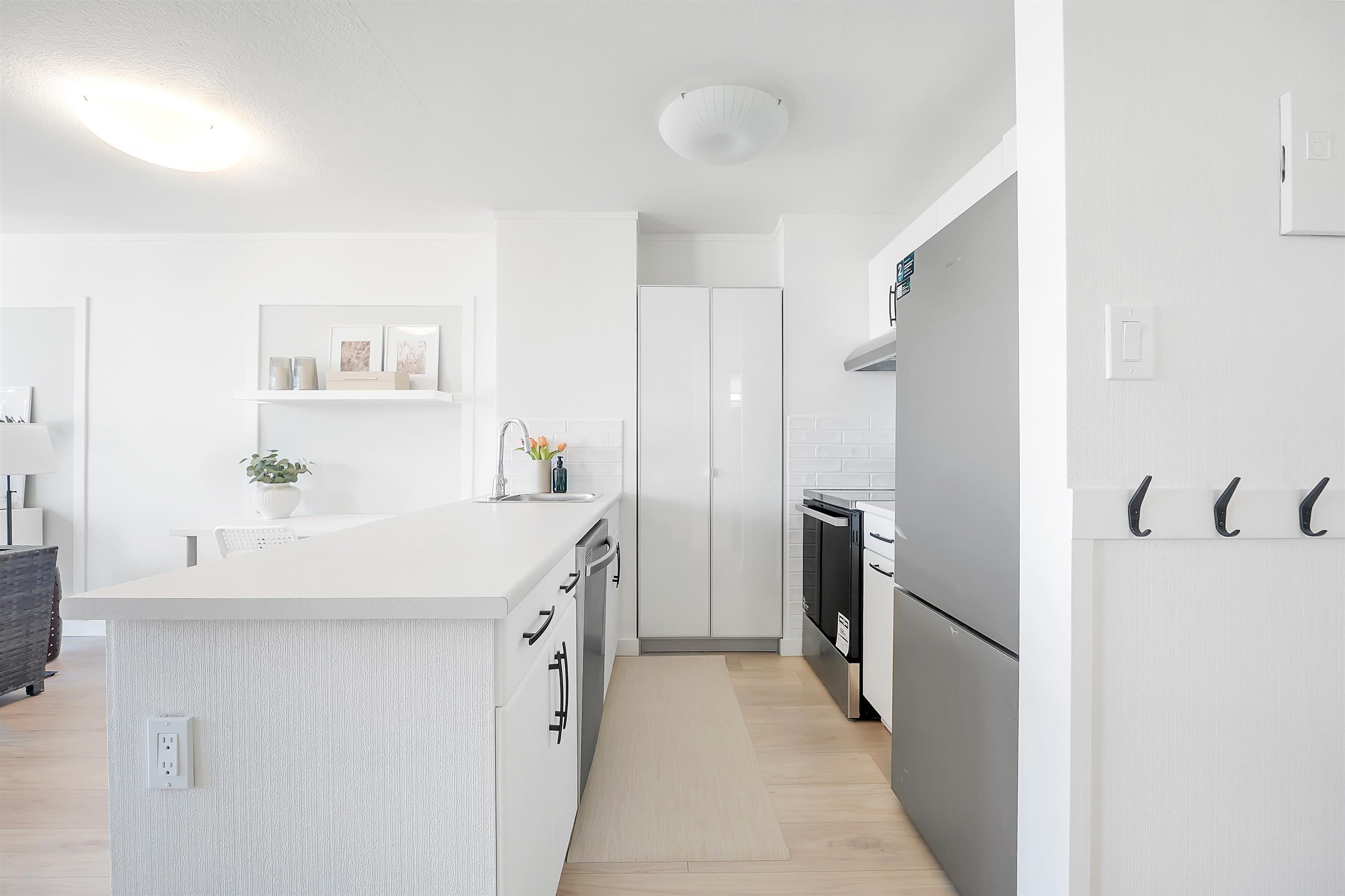 611 - 1330 Burrard Street, Vancouver, V6Z 2B8 — photo 4