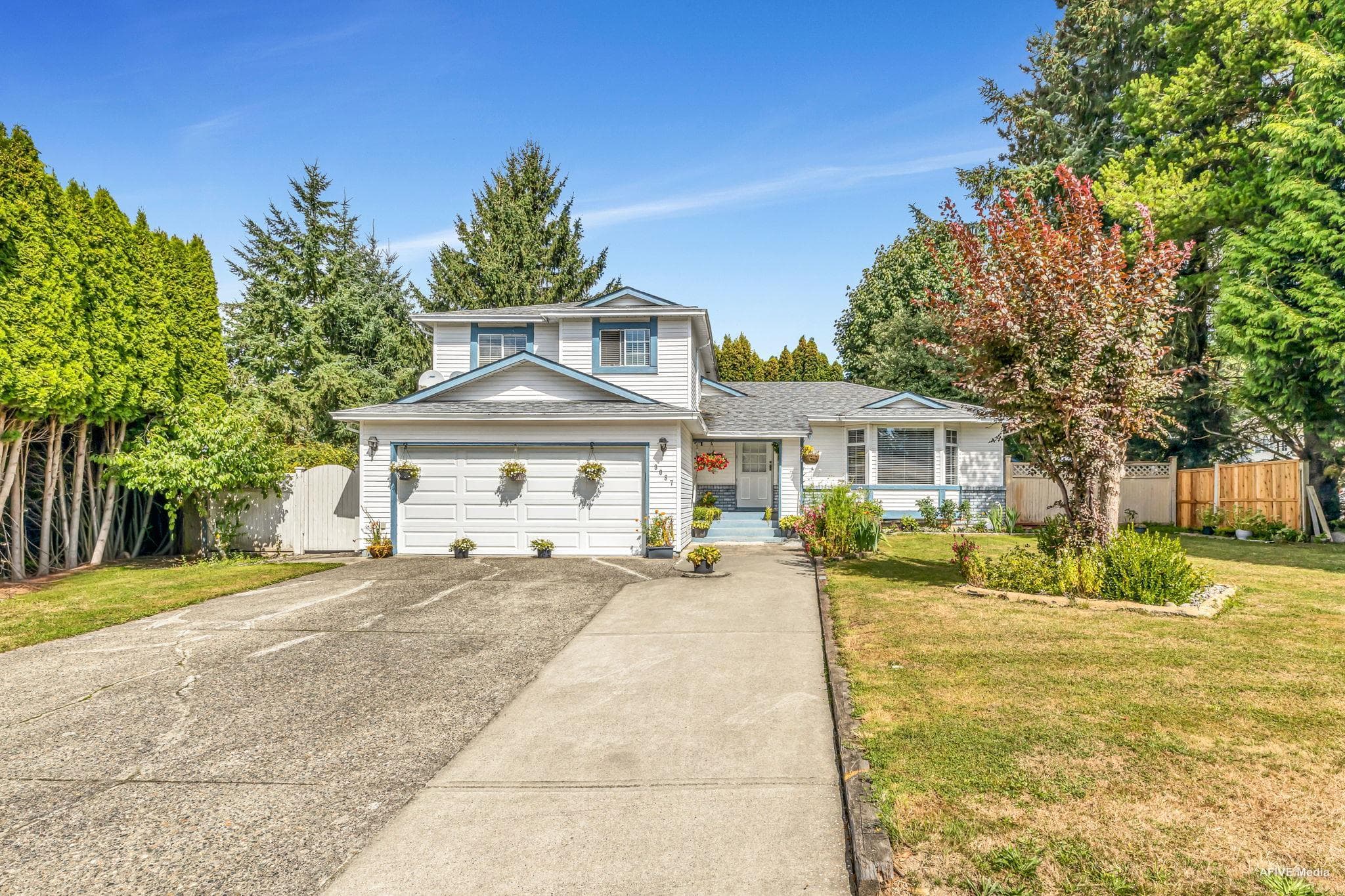 9087 144 Street, Surrey, V3V 5Z8 — photo 1