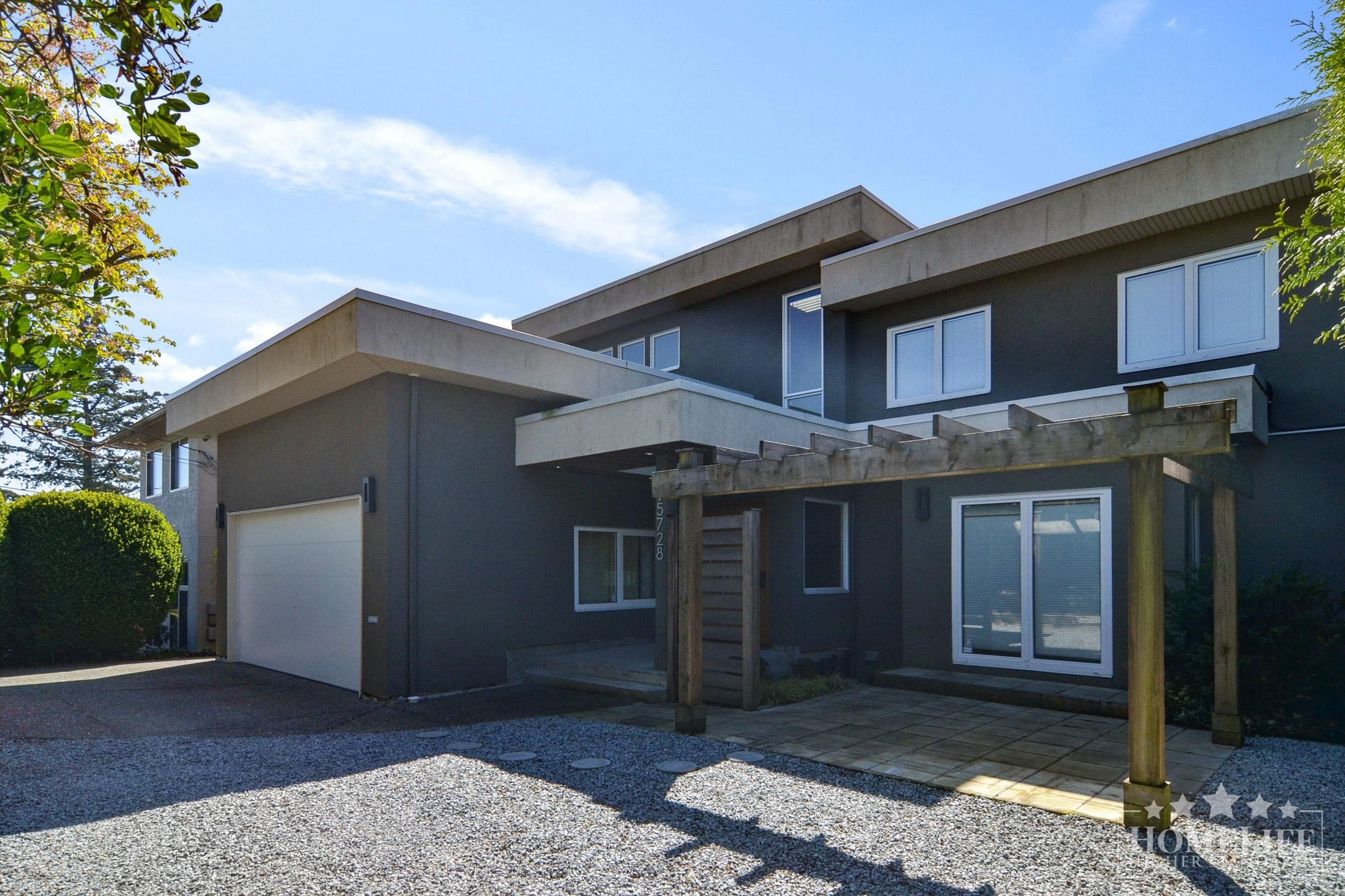 House - 15728 Buena Vista Avenue, White Rock
