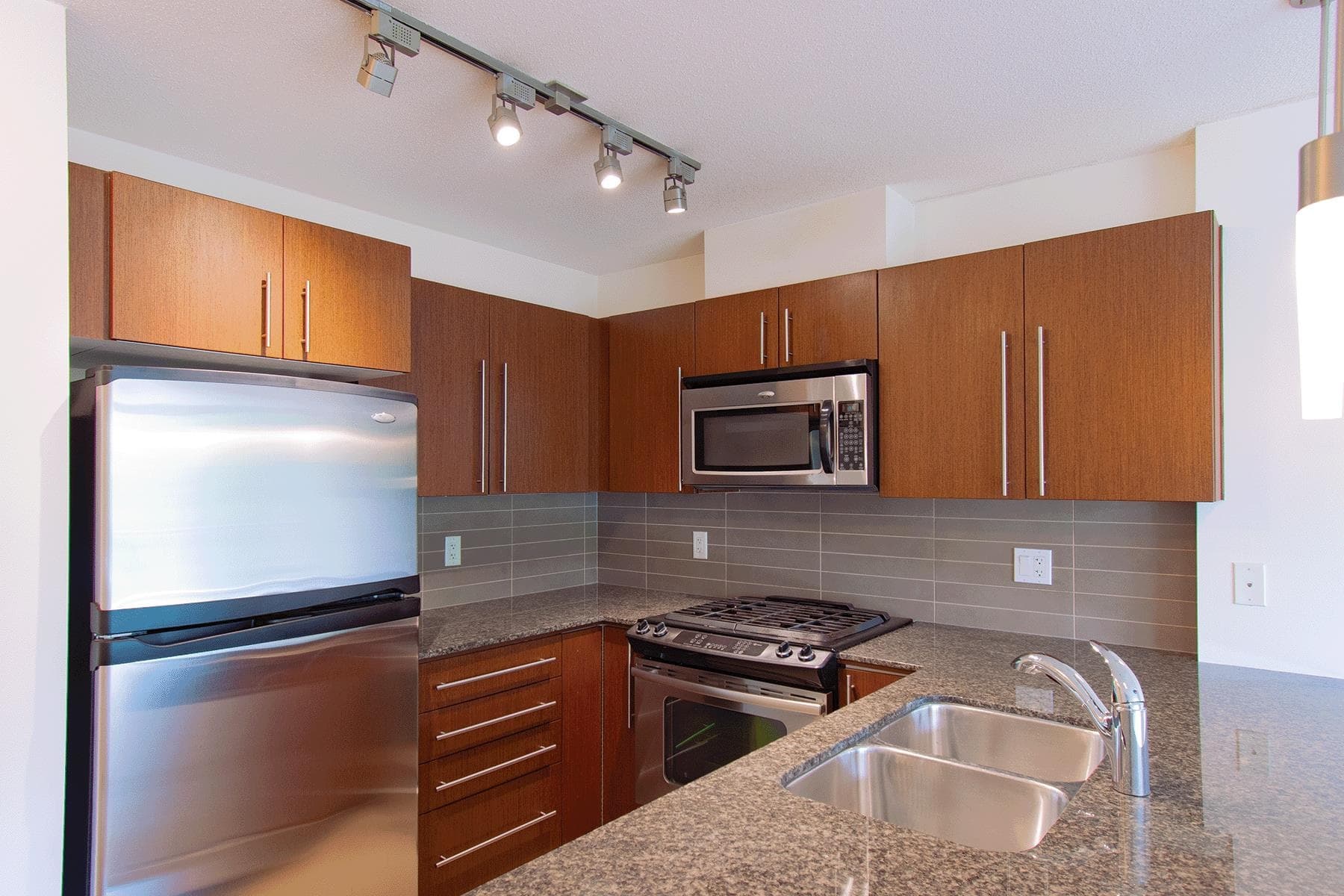 905 - 4888 Brentwood Drive, Burnaby, V5C 0C6 — photo 4