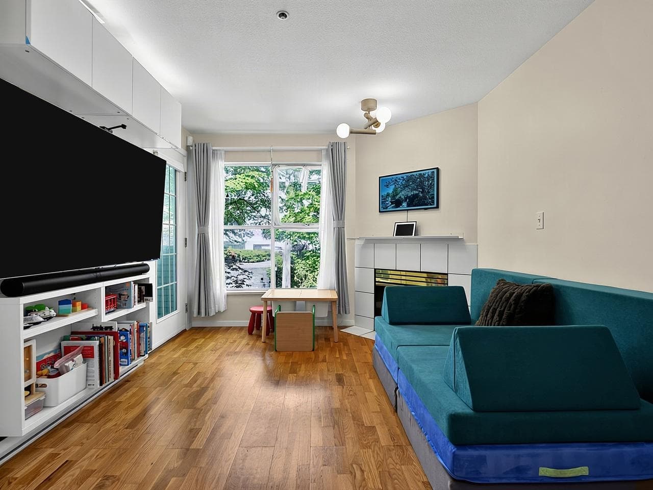 307 - 509 Carnarvon Street, New Westminster, V3L 5S4 — photo 1