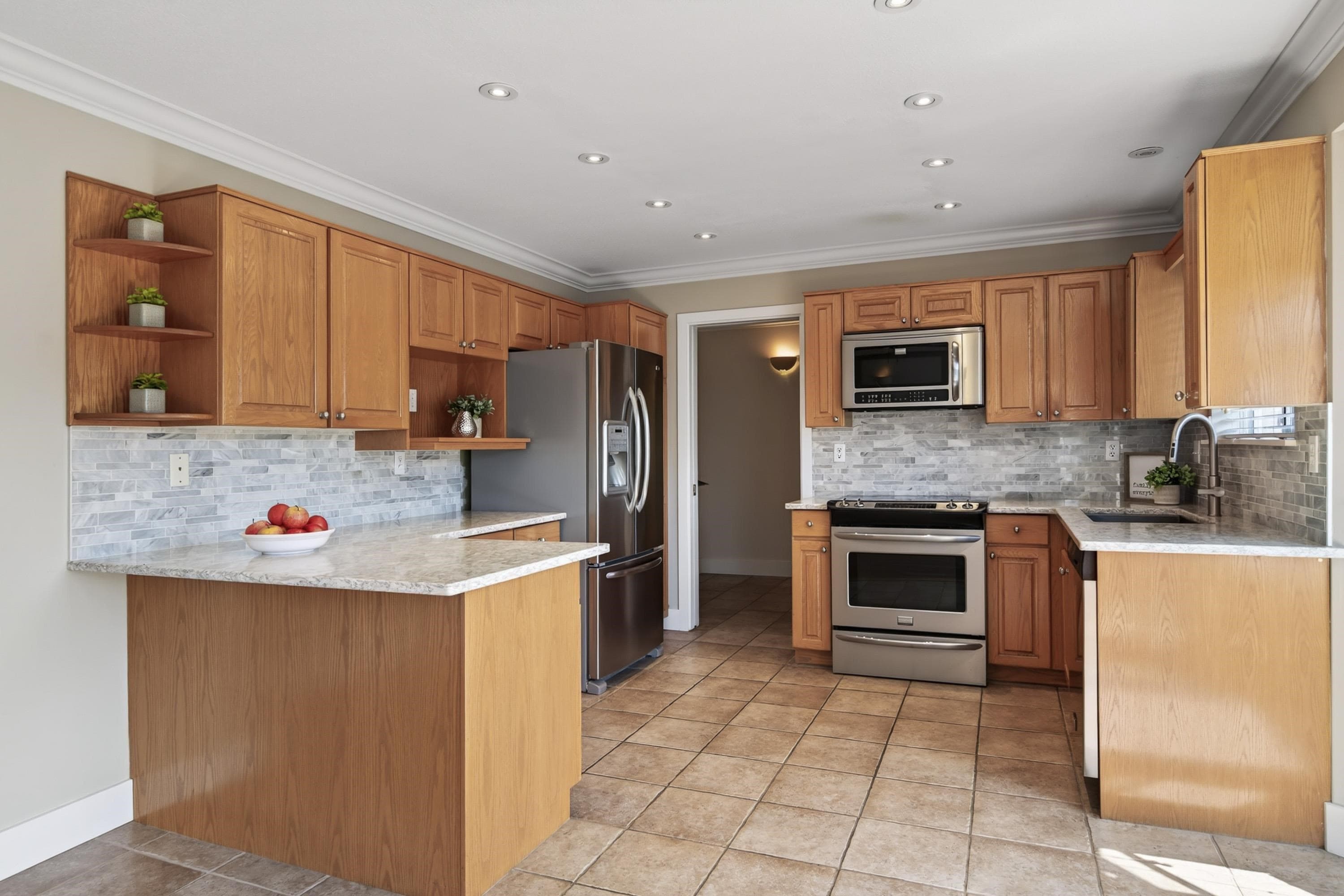 203 - 6875 121 Street, Surrey, V3Q 1W2 — photo 4