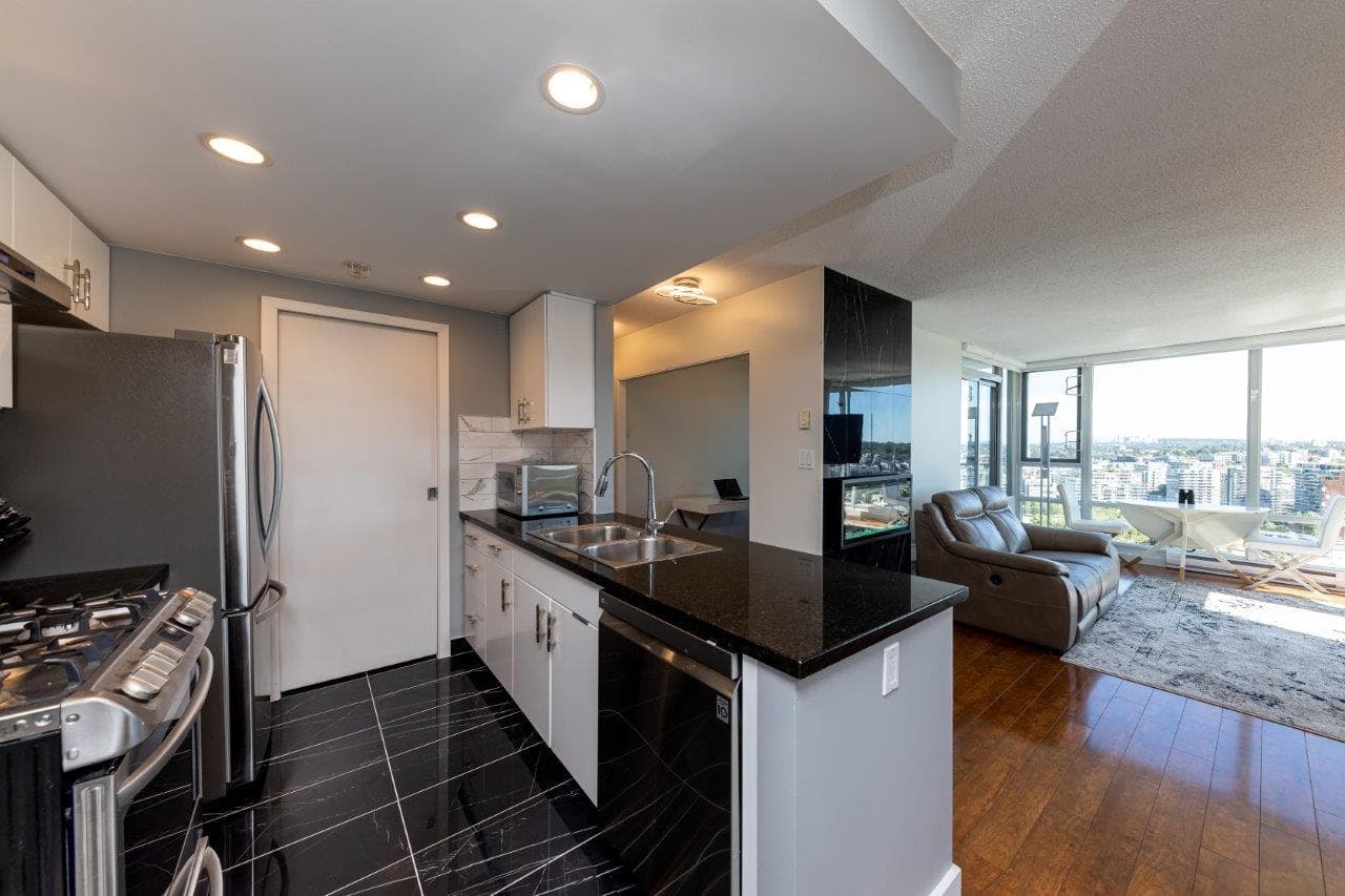 2905 - 1033 Marinaside Crescent, Vancouver, V6Z 3A3 — photo 3