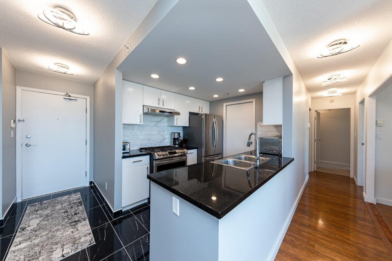 2905 - 1033 Marinaside Crescent, Vancouver