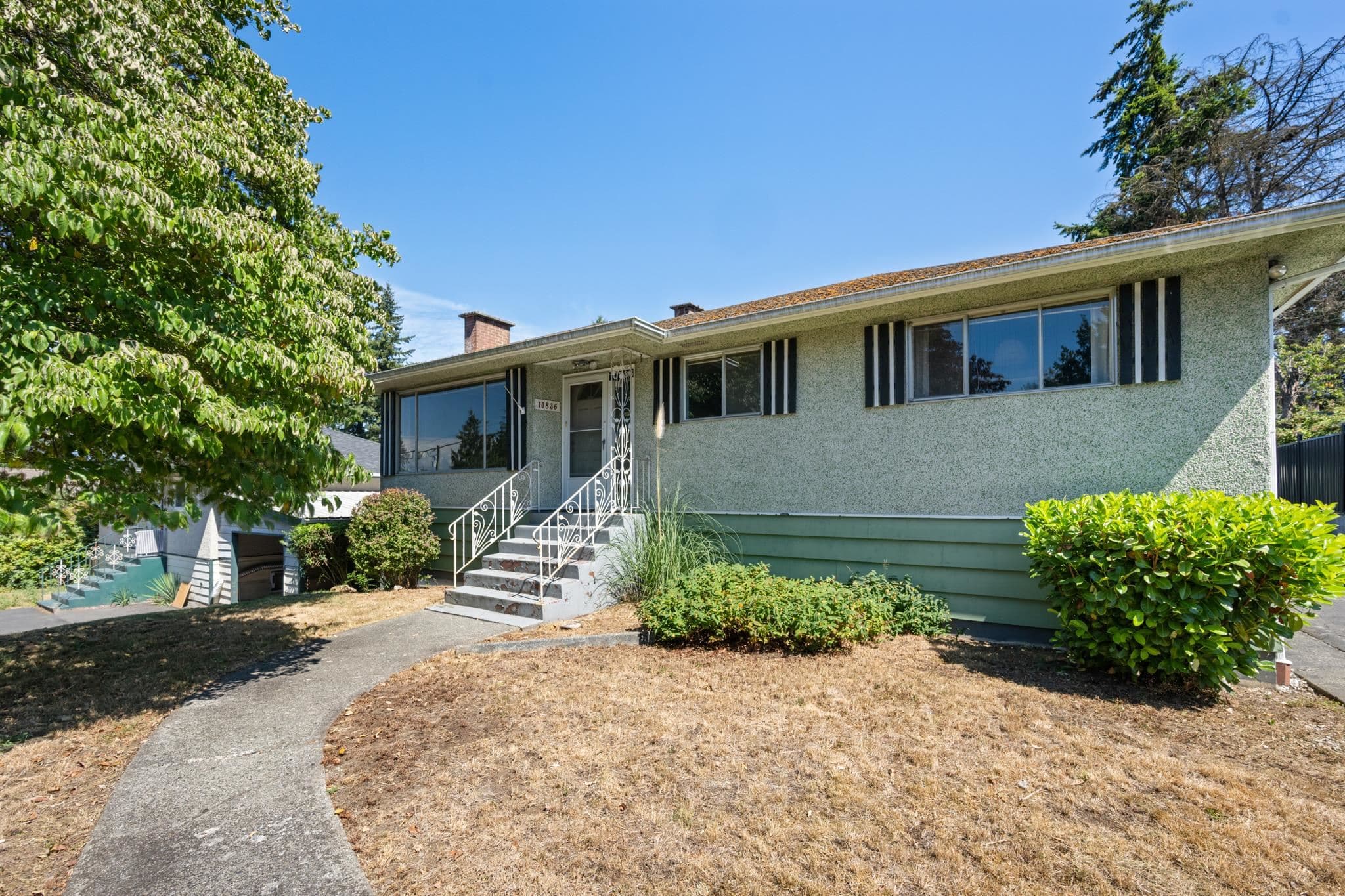 10836 128 Street, Surrey, V3T 3A3 — photo 1