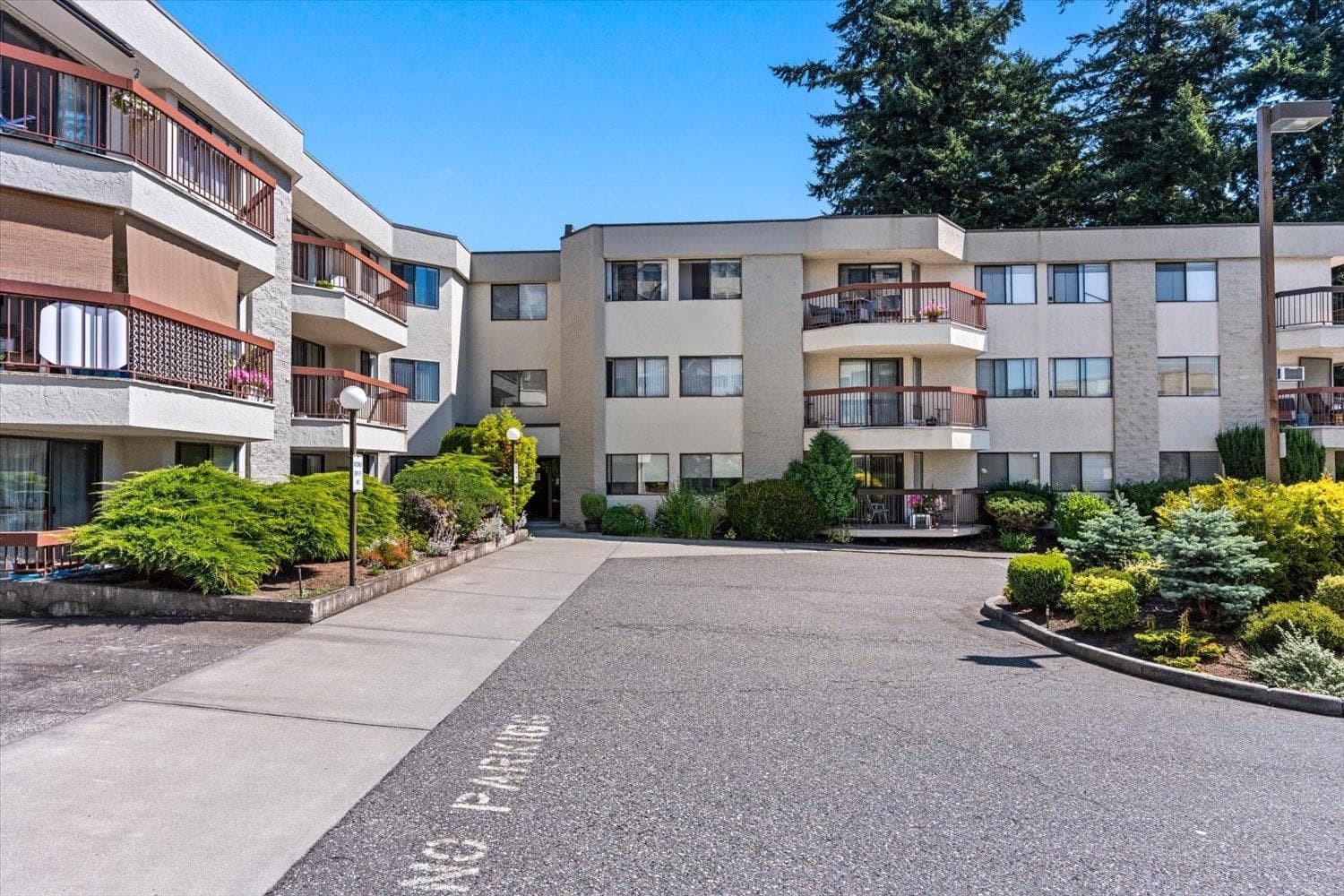 323 - 31955 Old Yale Road, Abbotsford, V2T 4N1 — photo 1