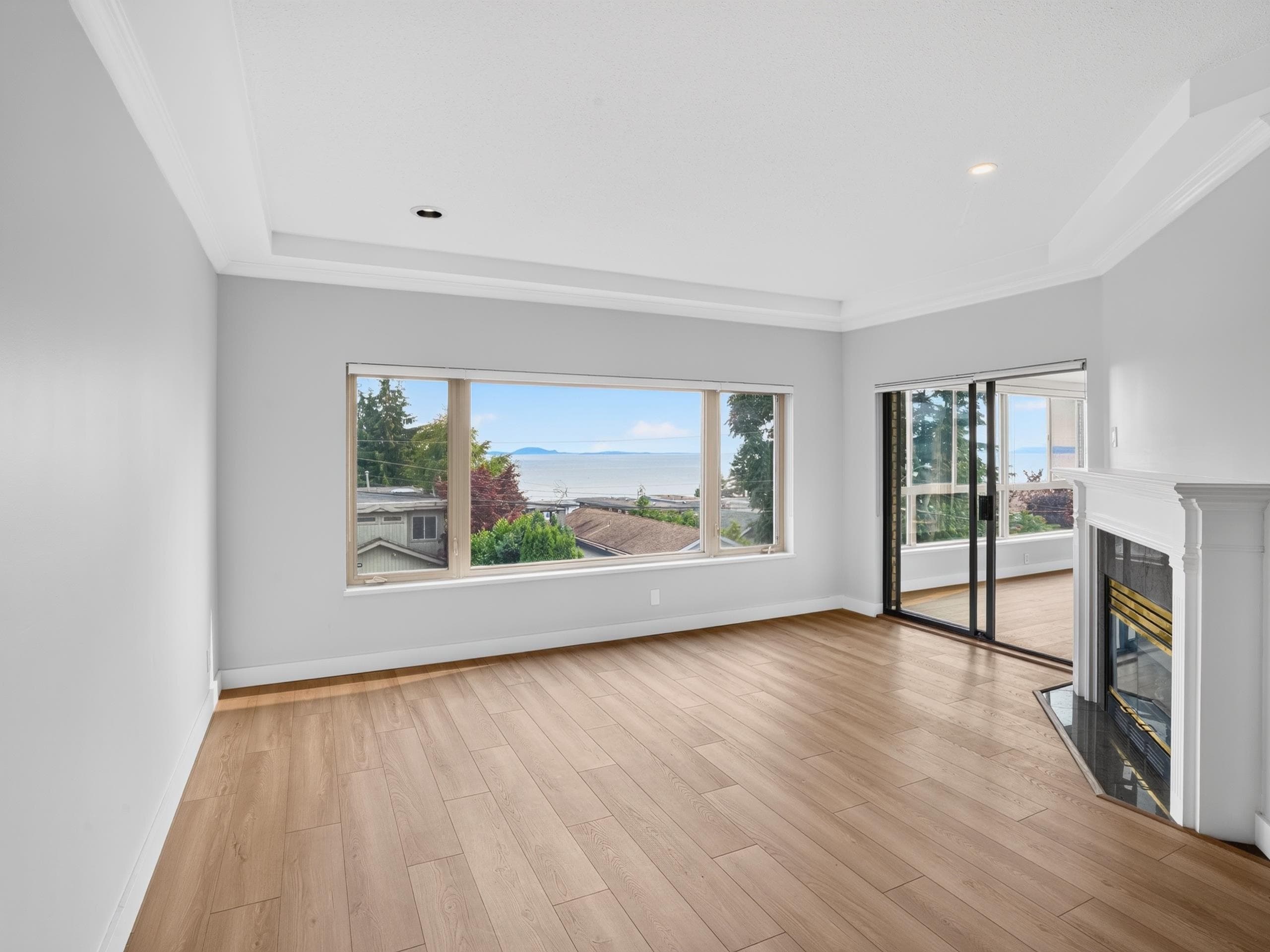 204 - 15176 Buena Vista Avenue, White Rock, V4B 1Y3 — photo 4