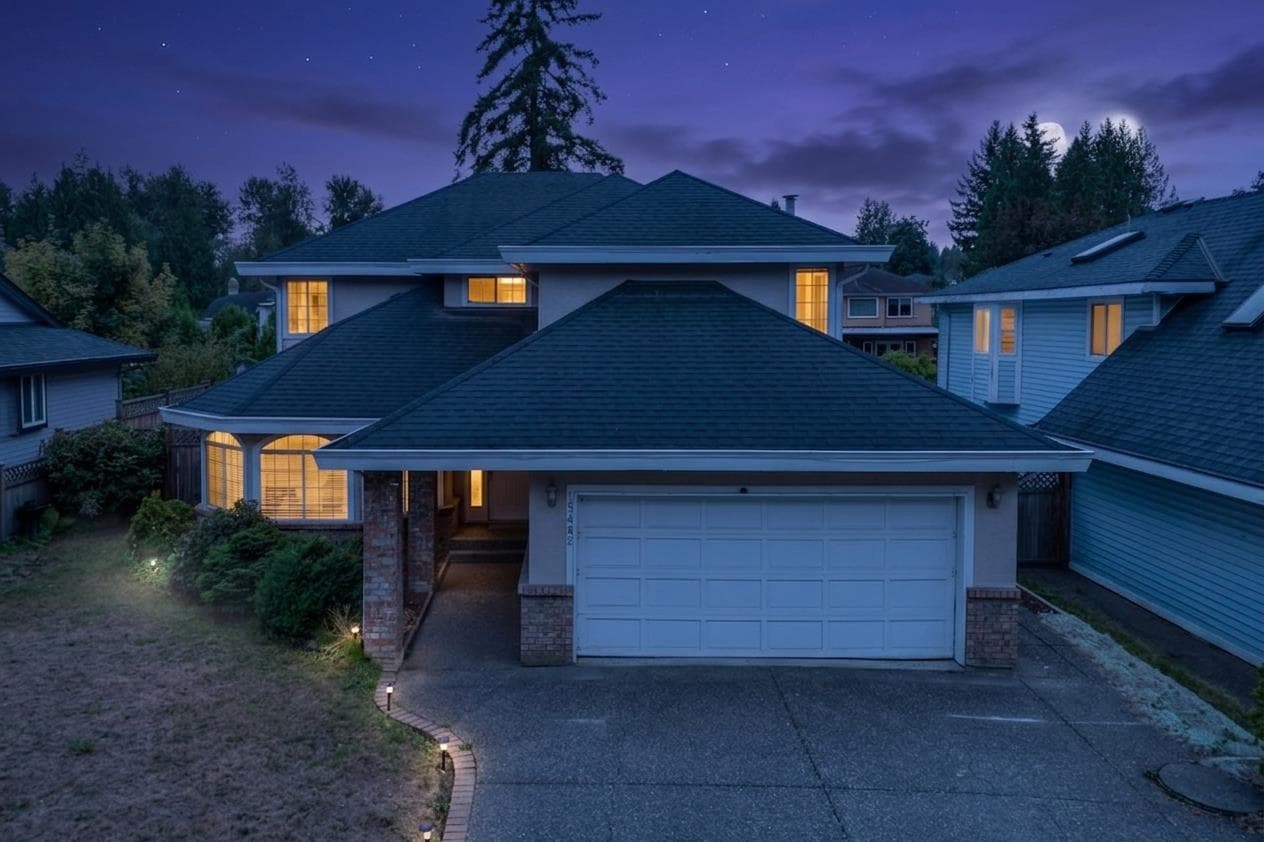 15482 112 Avenue, Surrey, V3R 6H1 — photo 2