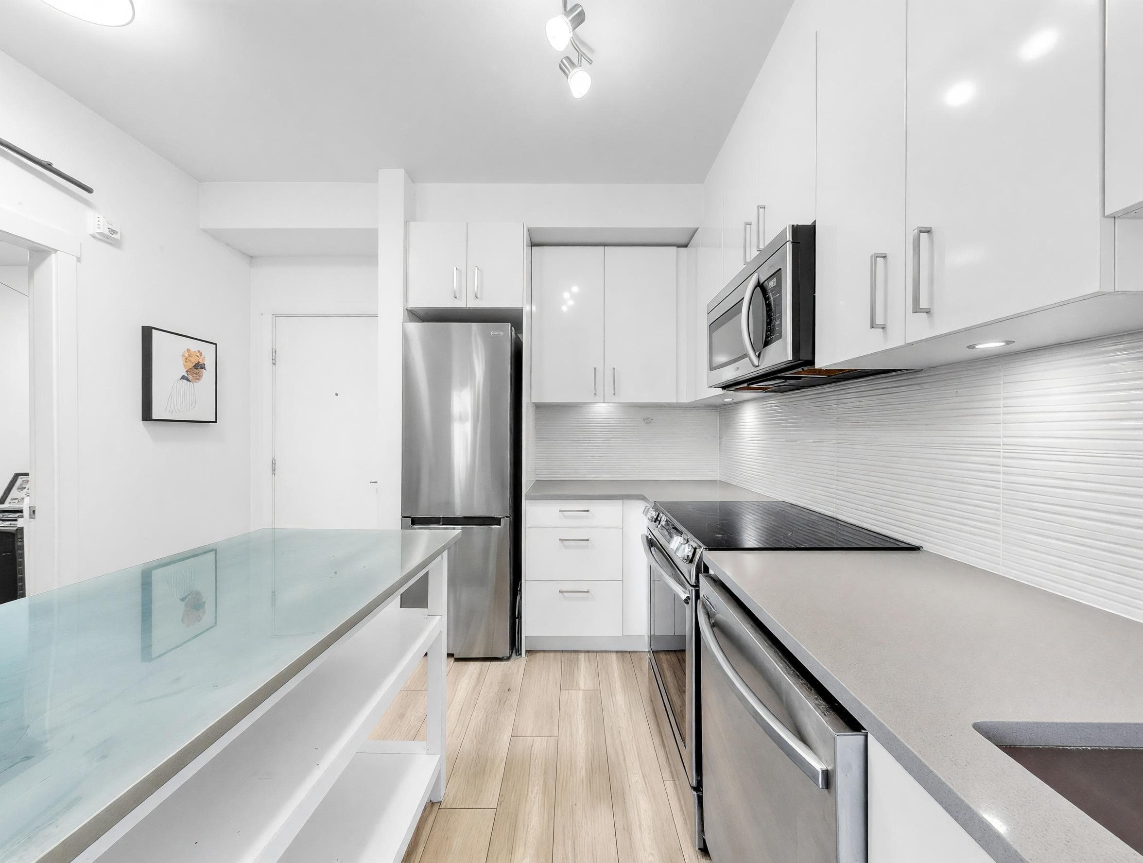 601 - 13978 Fraser Highway, Surrey, V3T 0P2 — photo 5