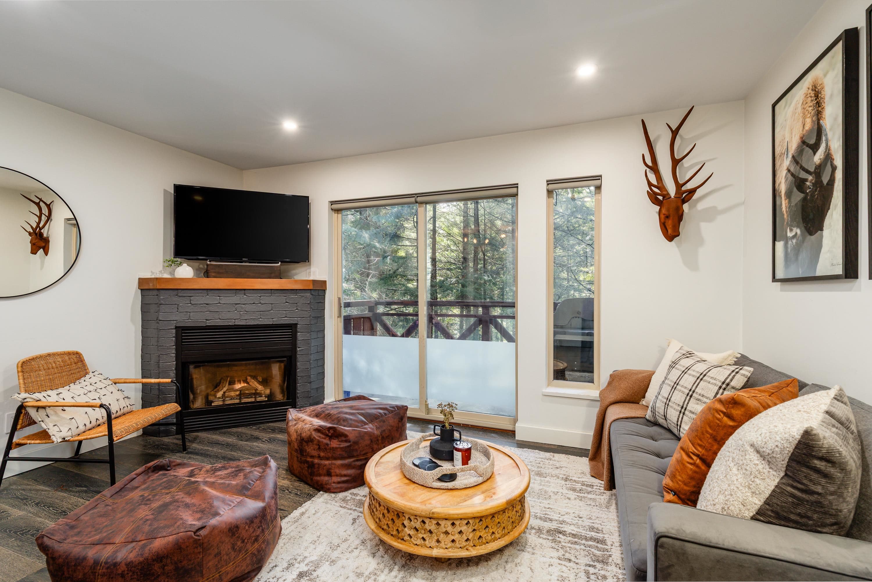 113 - 3070 Hillcrest Drive, Whistler, V8E 0V1 — photo 1
