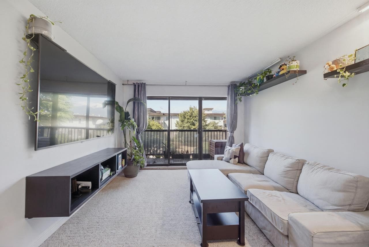 209 - 2120 W 2nd Avenue, Vancouver, V6K 1H6 — photo 1