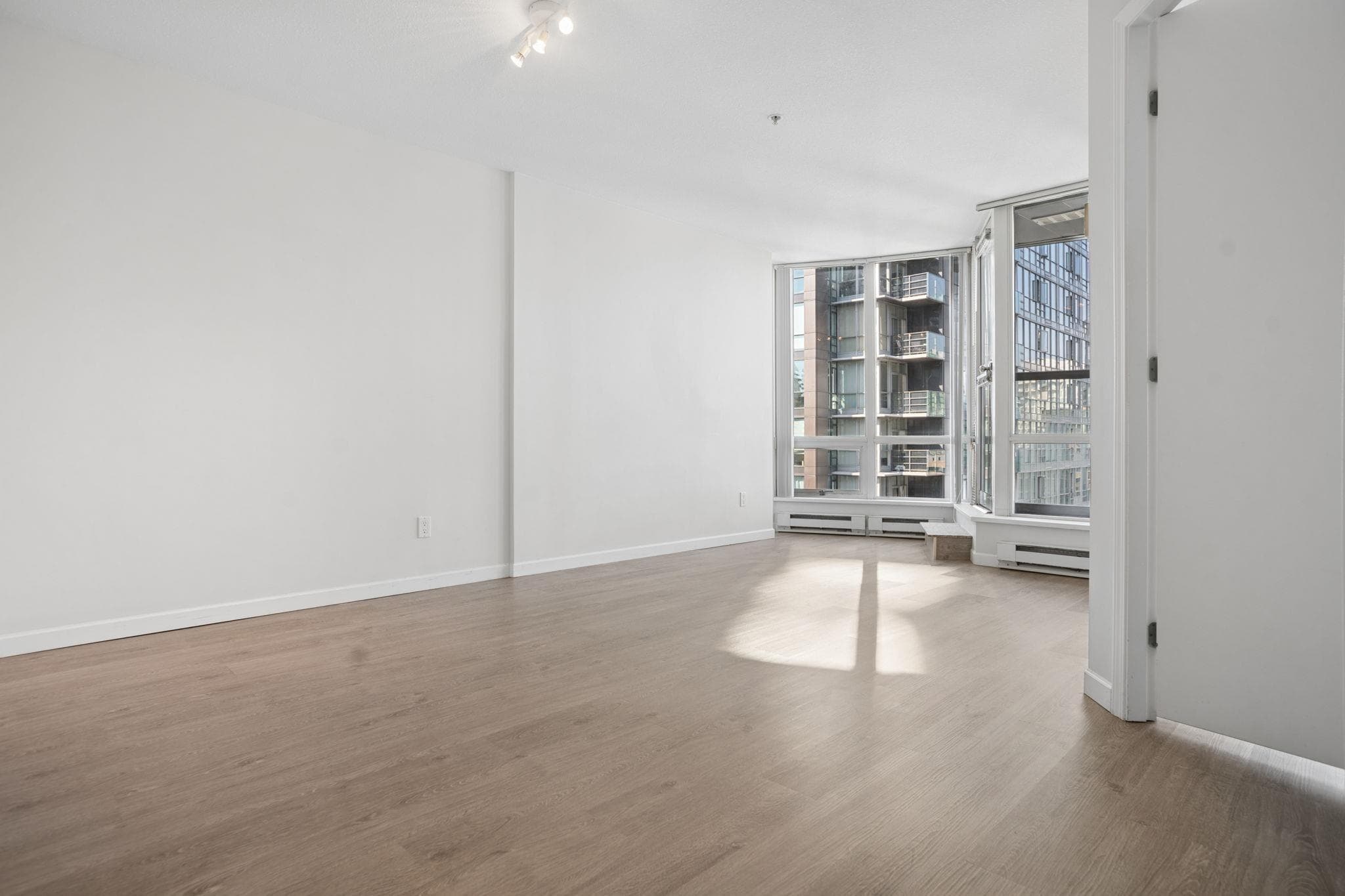 2502 - 1166 Melville Street, Vancouver, V6E 4P5 — photo 4