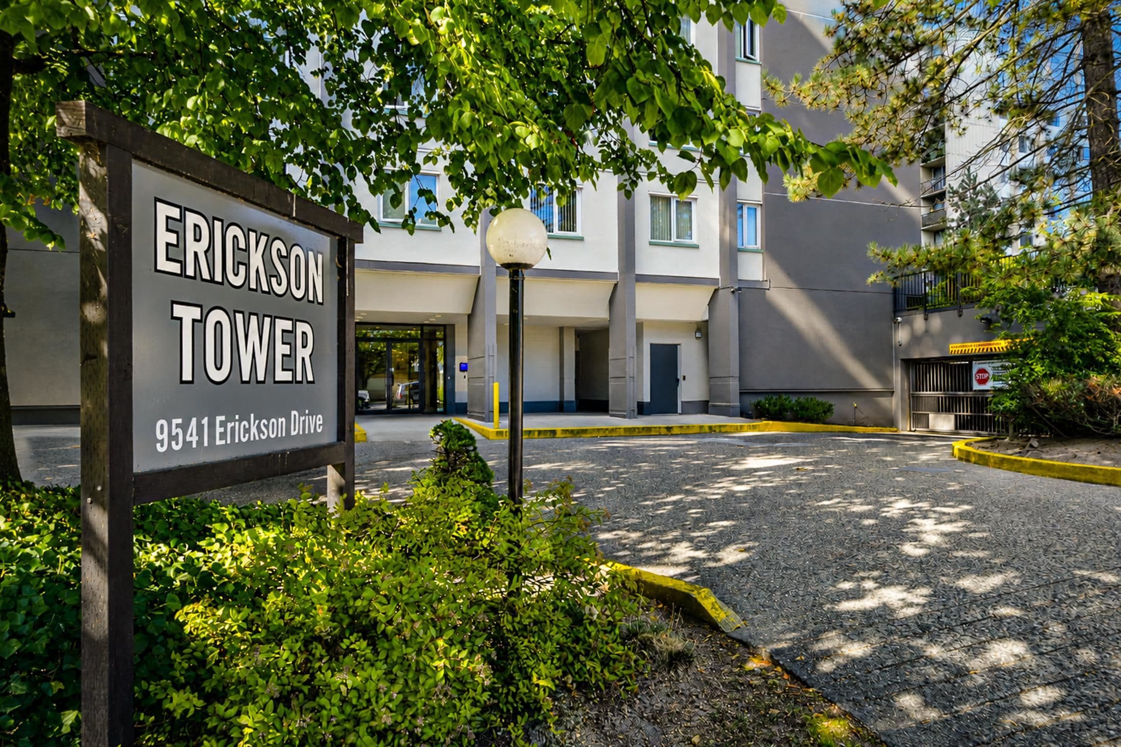 905 - 9541 Erickson Drive, Burnaby, V3J 7N8 — photo 1