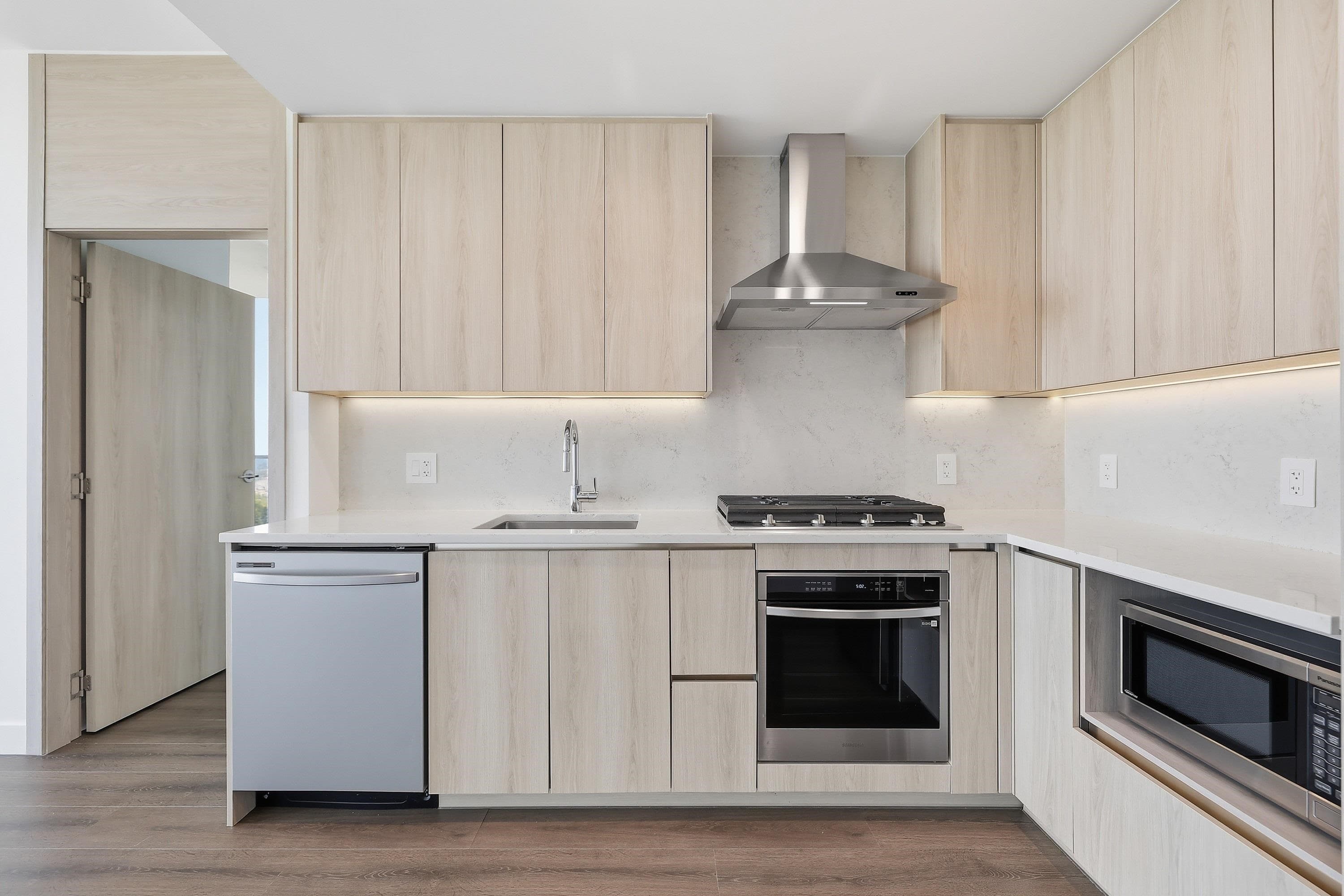 2908 - 10750 135a Street, Surrey, V3T 0V4 — photo 4