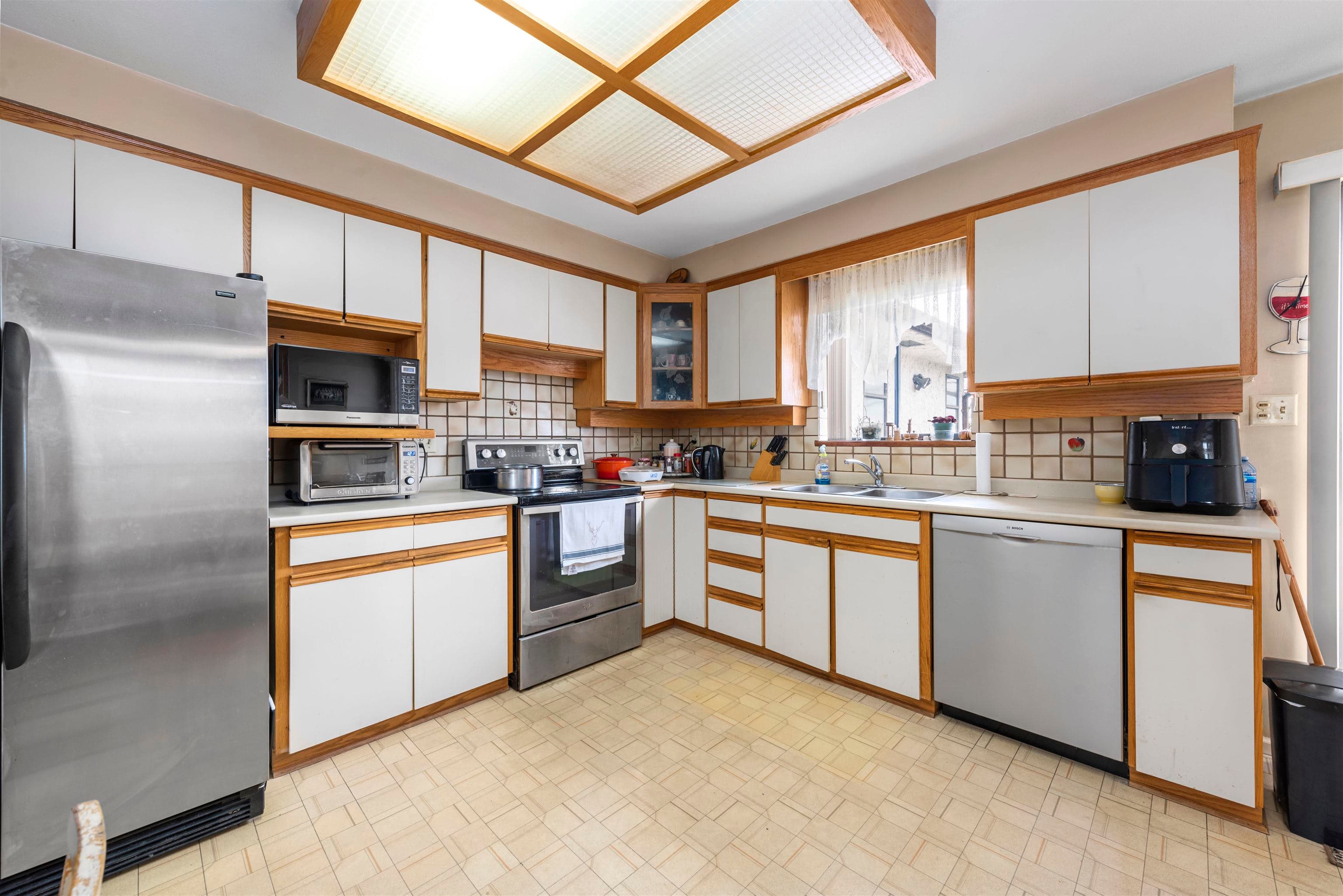 3481 Dieppe Drive, Vancouver, V5M 4C8 — photo 2