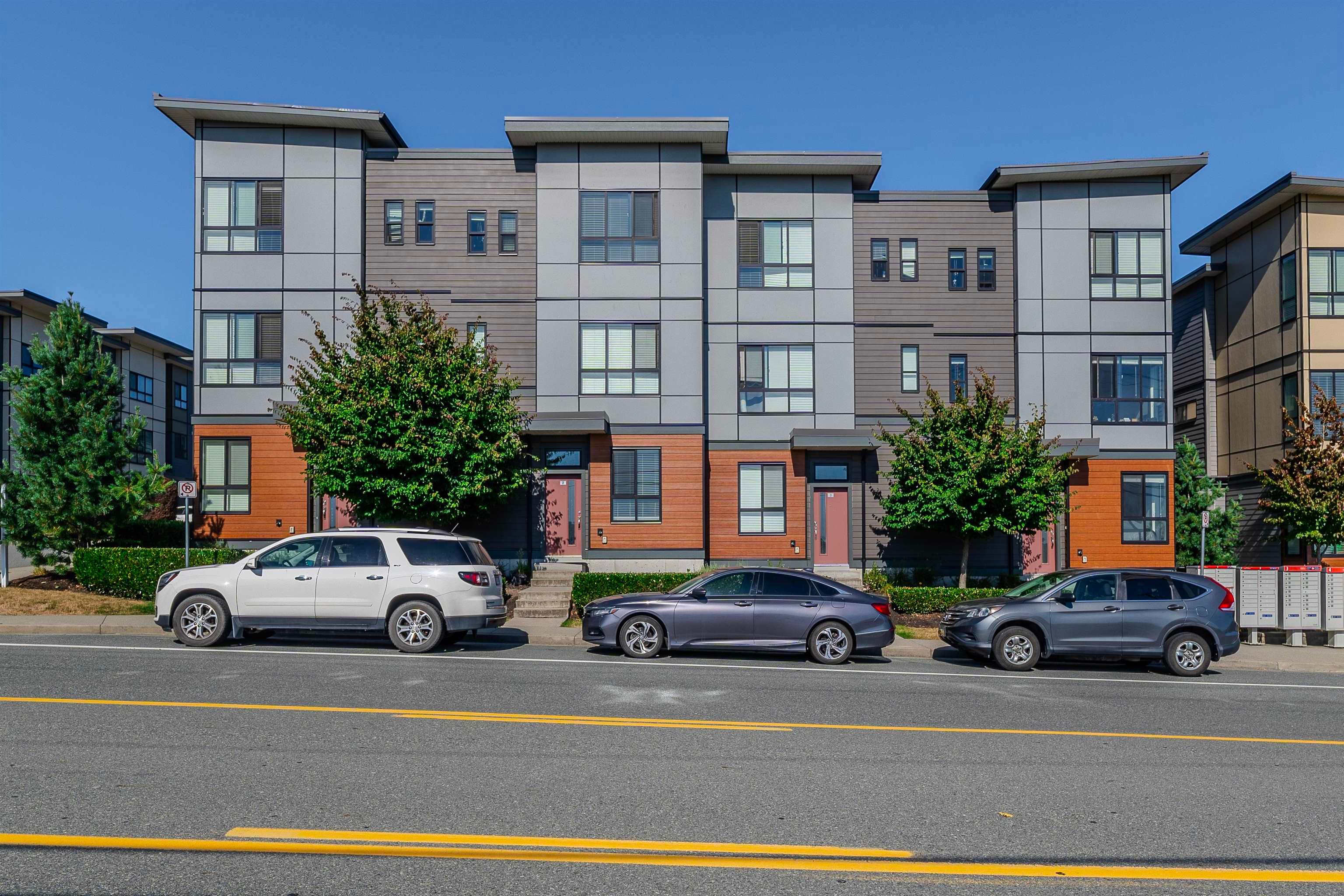 2 - 1938 North Parallel Road, Abbotsford, V3G 0H1 — photo 1