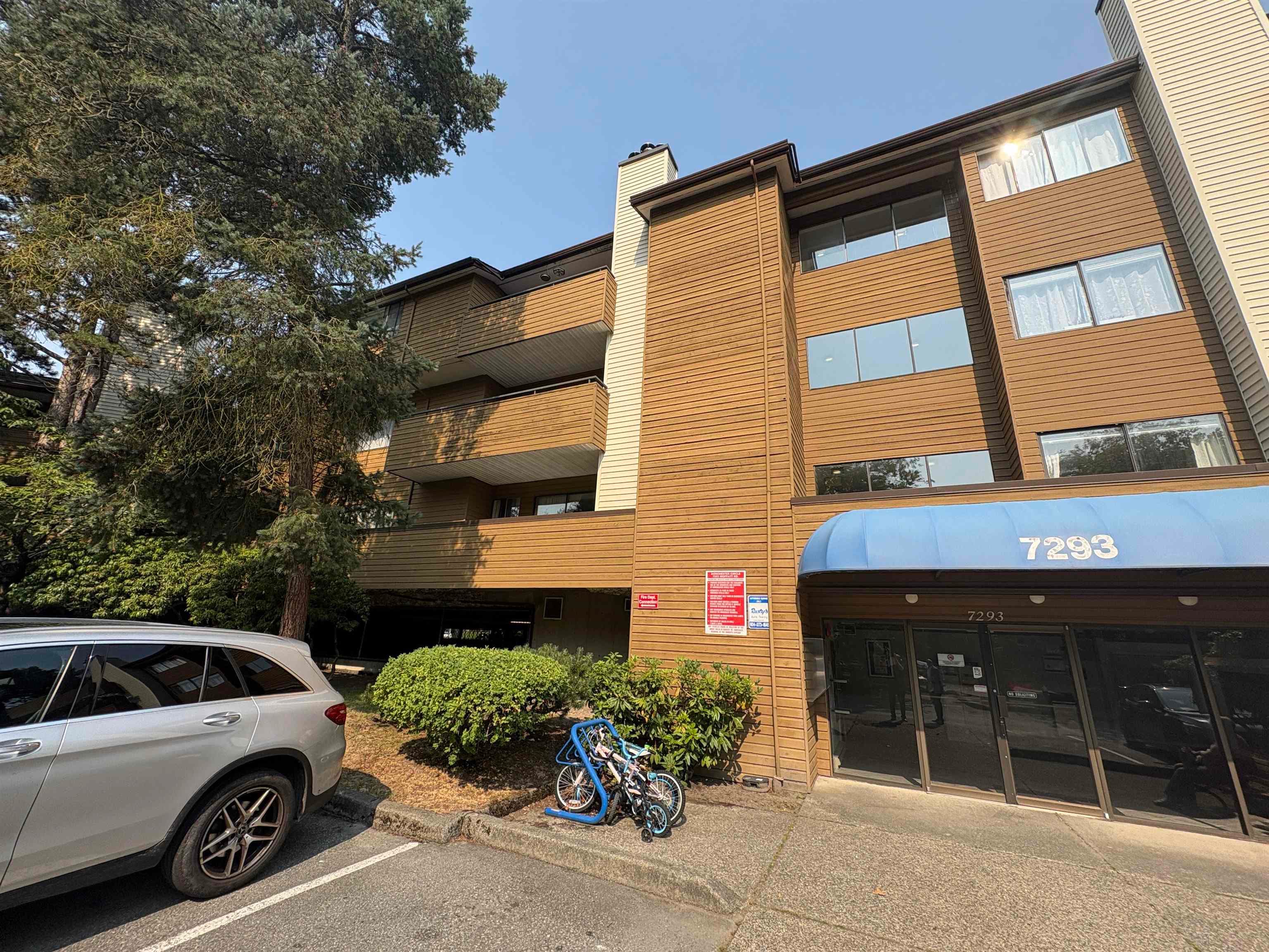 240 - 7293 Moffatt Road, Richmond, V6Y 3E4 — photo 1