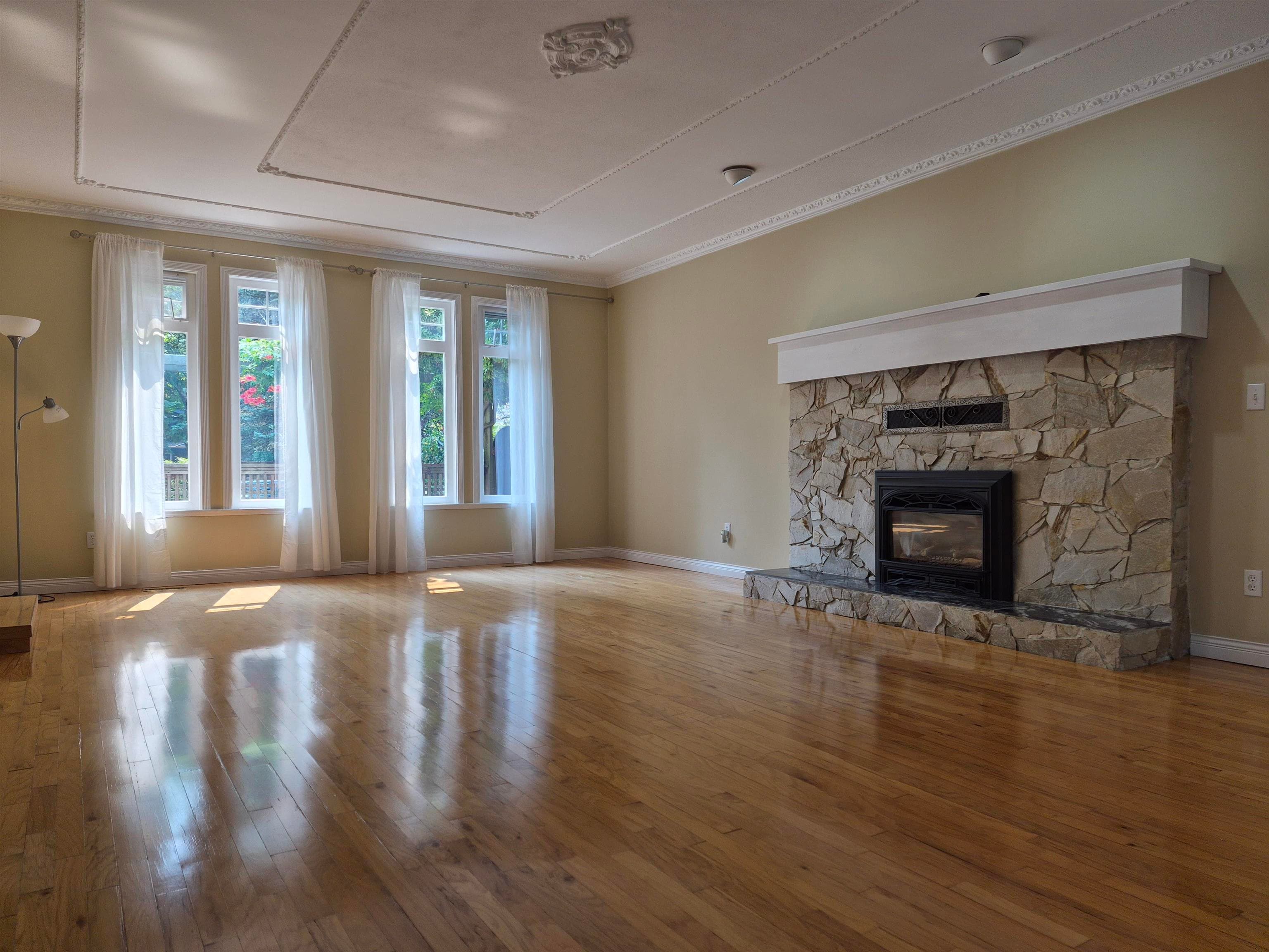 13521 19 Avenue, Surrey, V4A 6B3 — photo 3