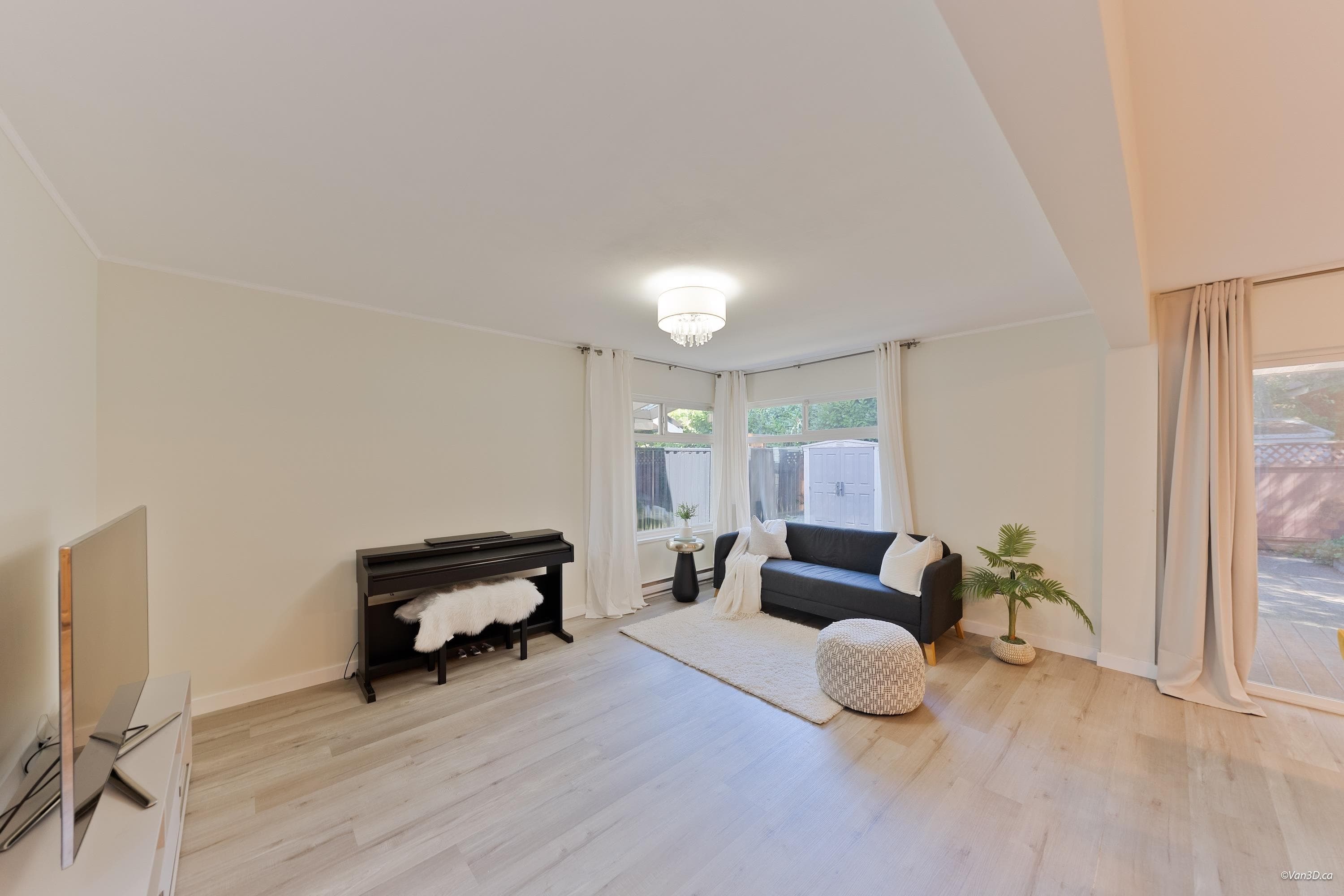 2512 Burian Drive, Coquitlam, V3K 5W9 — photo 5