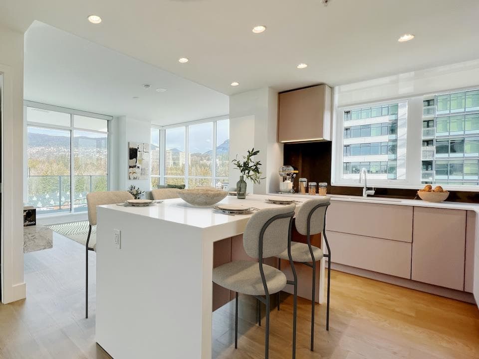 807 - 1675 Lions Gate Lane, North Vancouver, V7P 0E3 — photo 3