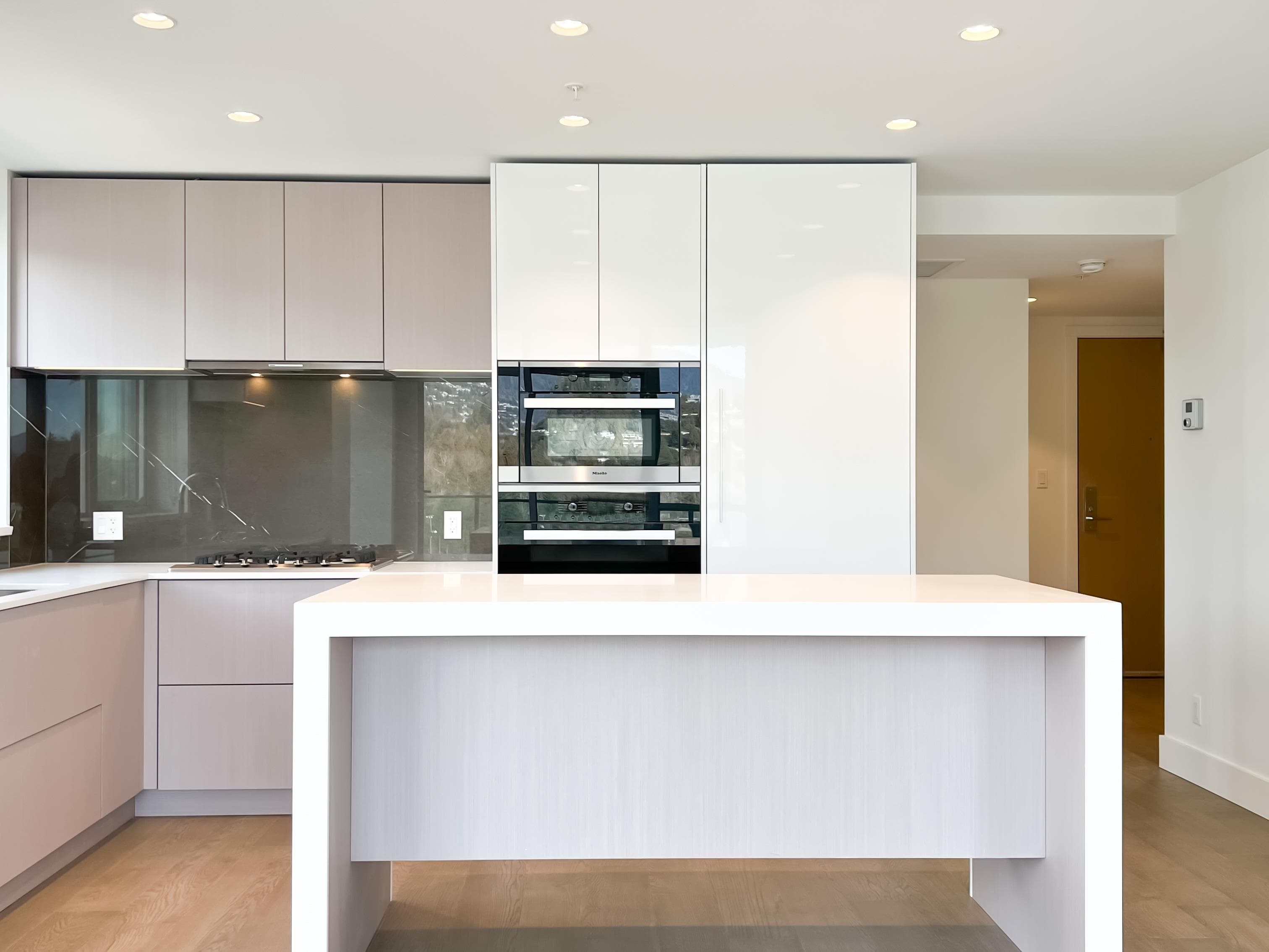 807 - 1675 Lions Gate Lane, North Vancouver, V7P 0E3 — photo 5
