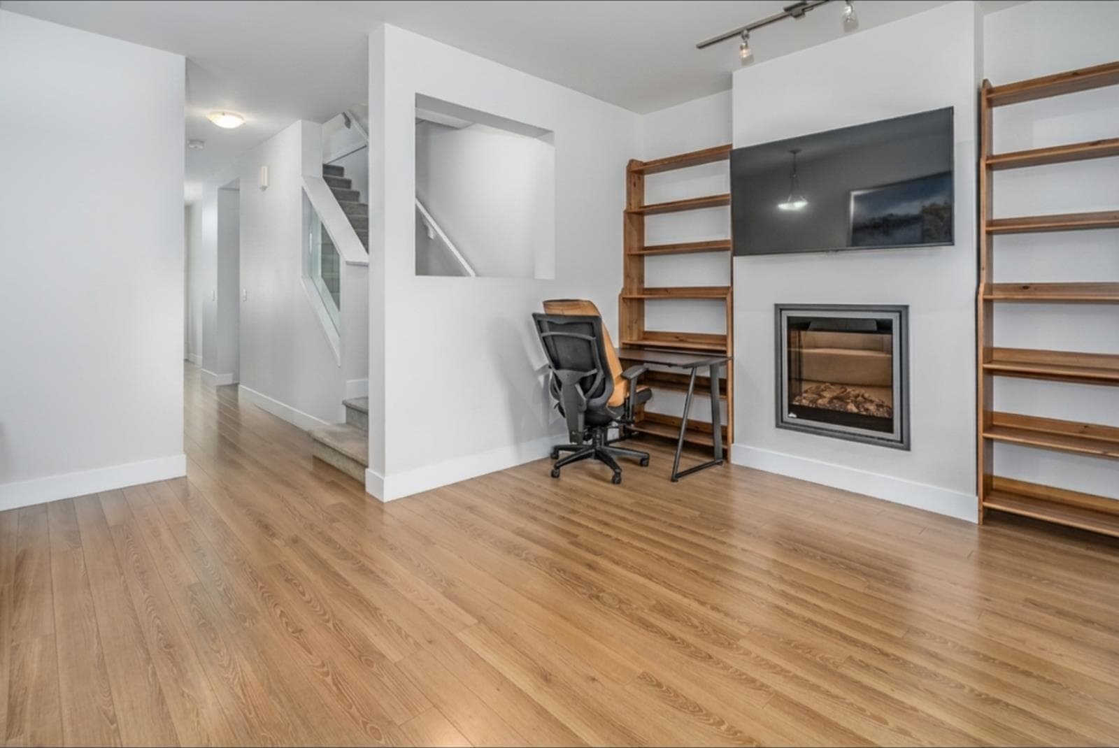 30 - 6299 144 Street, Surrey, V3X 1A2 — photo 3