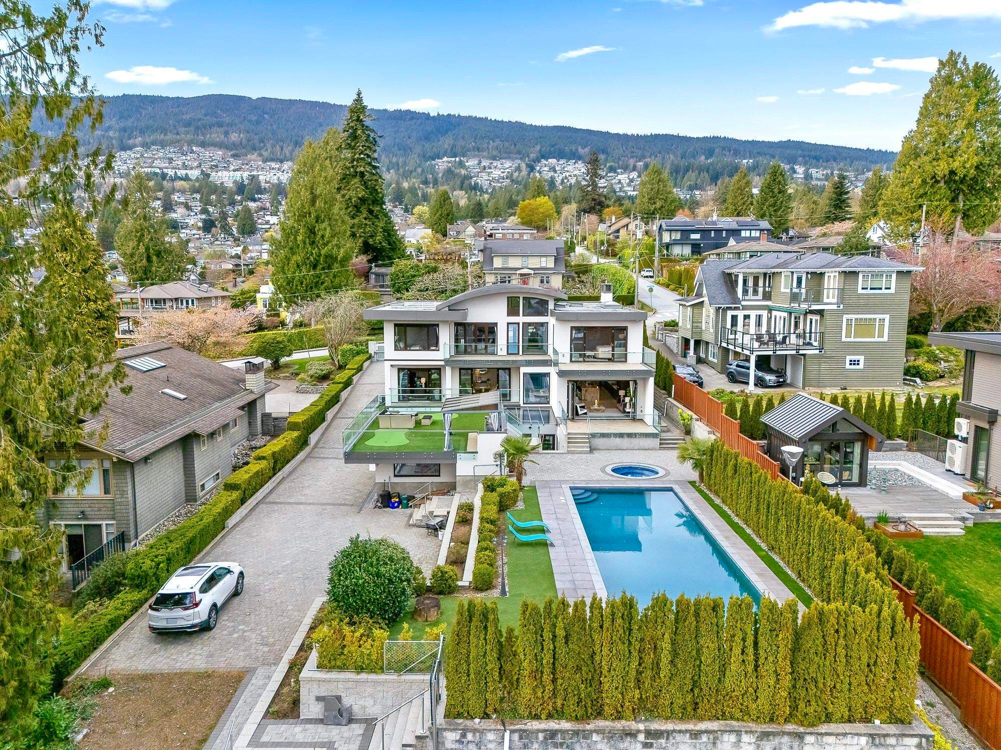 2052 Inglewood Avenue, West Vancouver, V7V 1Z4 — photo 2