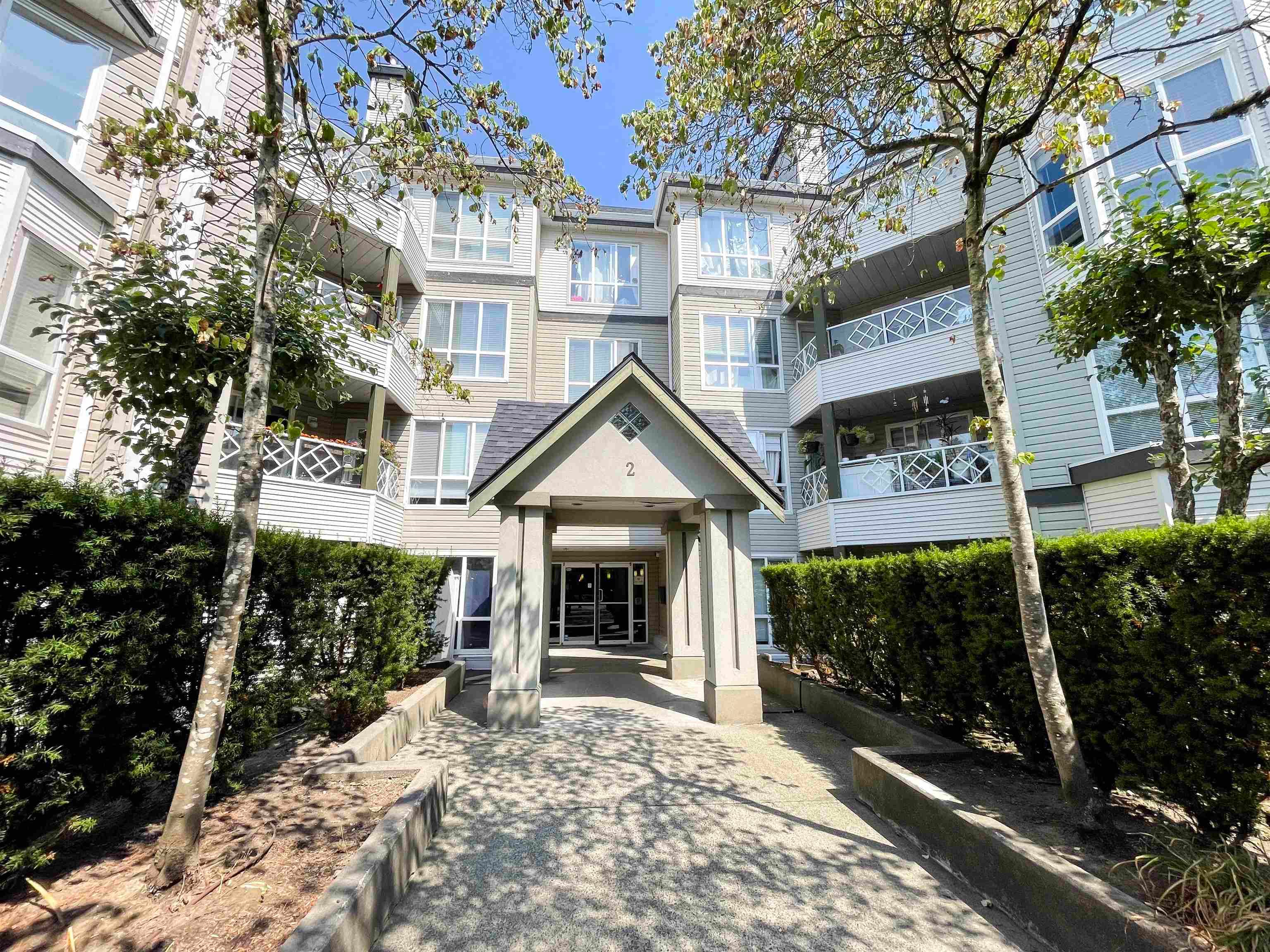 102 - 9979 140 Street, Surrey, V3T 5W2 — photo 2