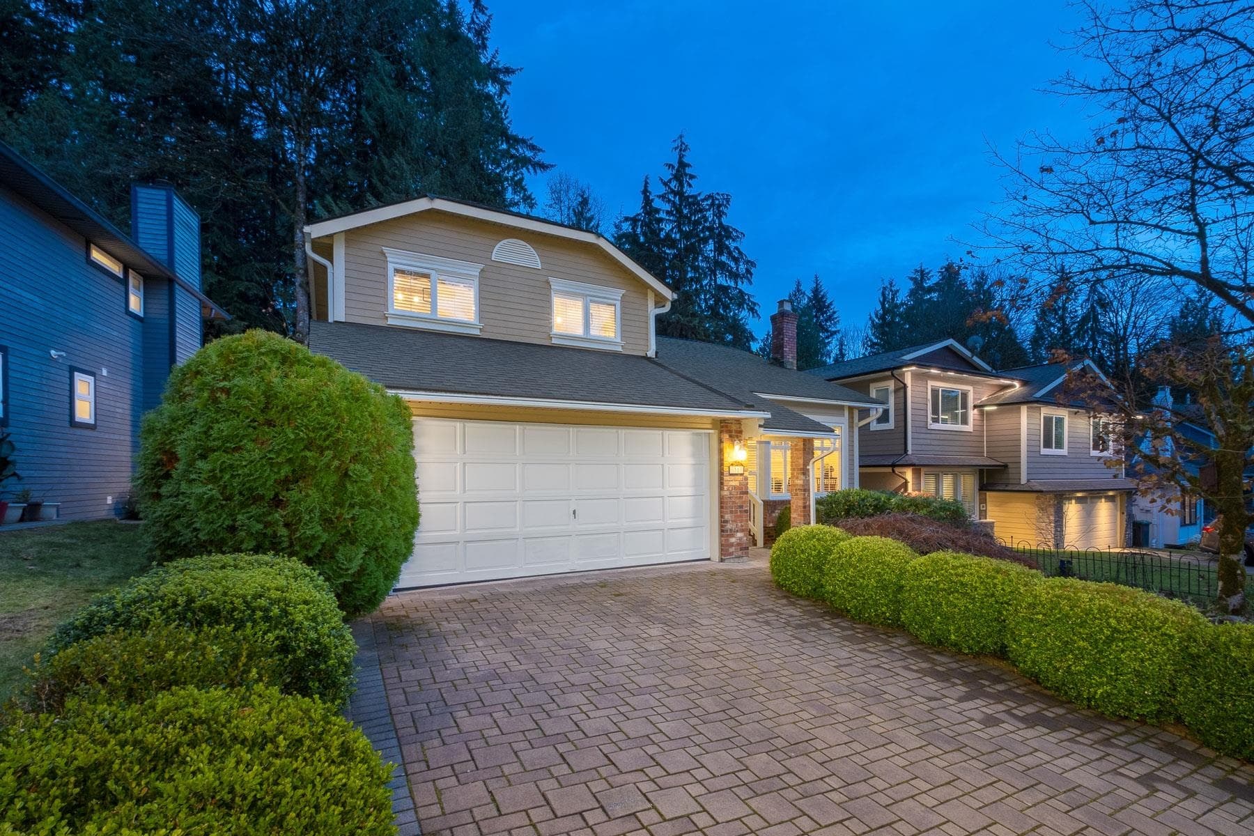 31 Arrow-Wood Place, Port Moody, V3H 4J1 — photo 2