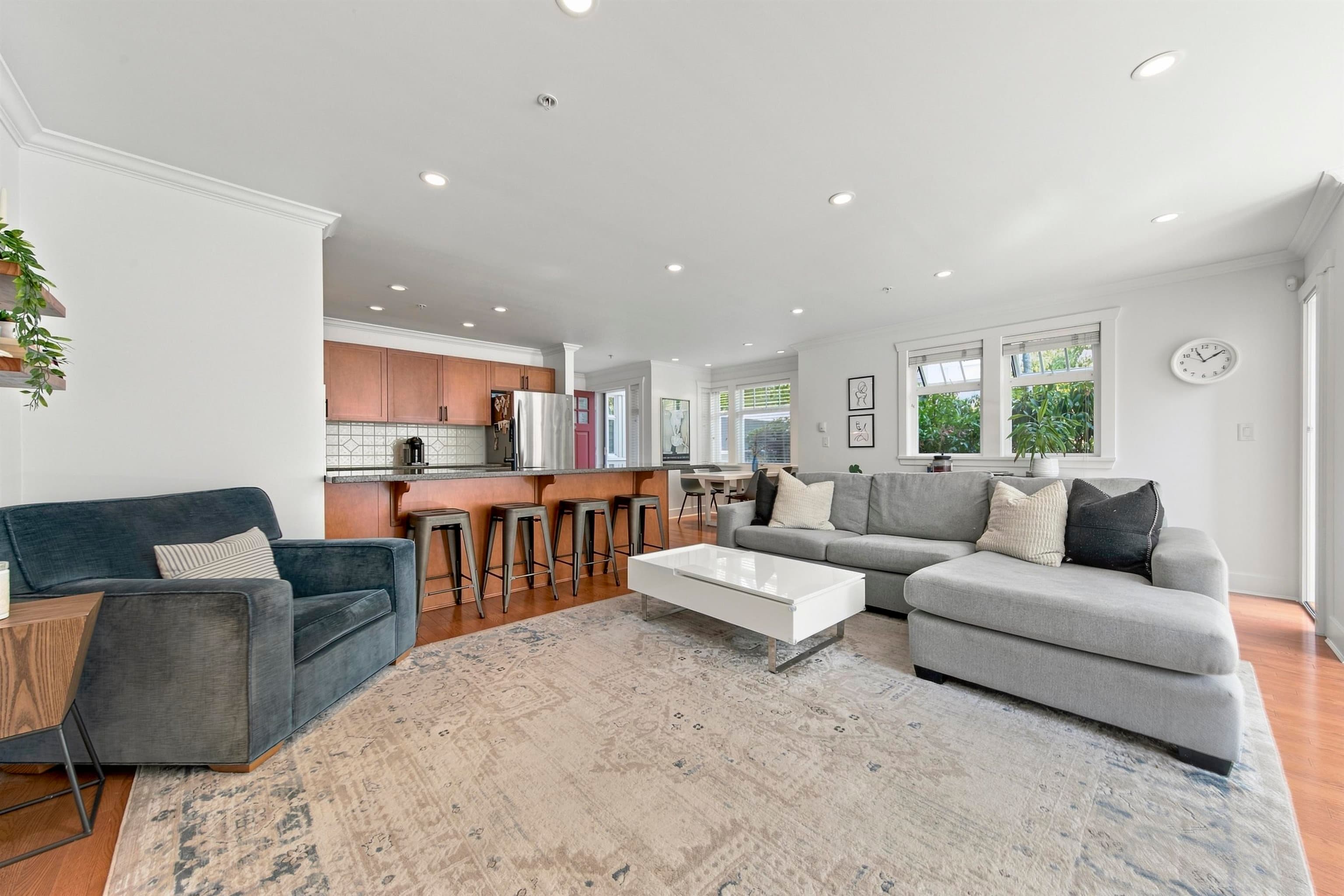 2460 Sasamat Street, Vancouver, V6R 4S8 — photo 4
