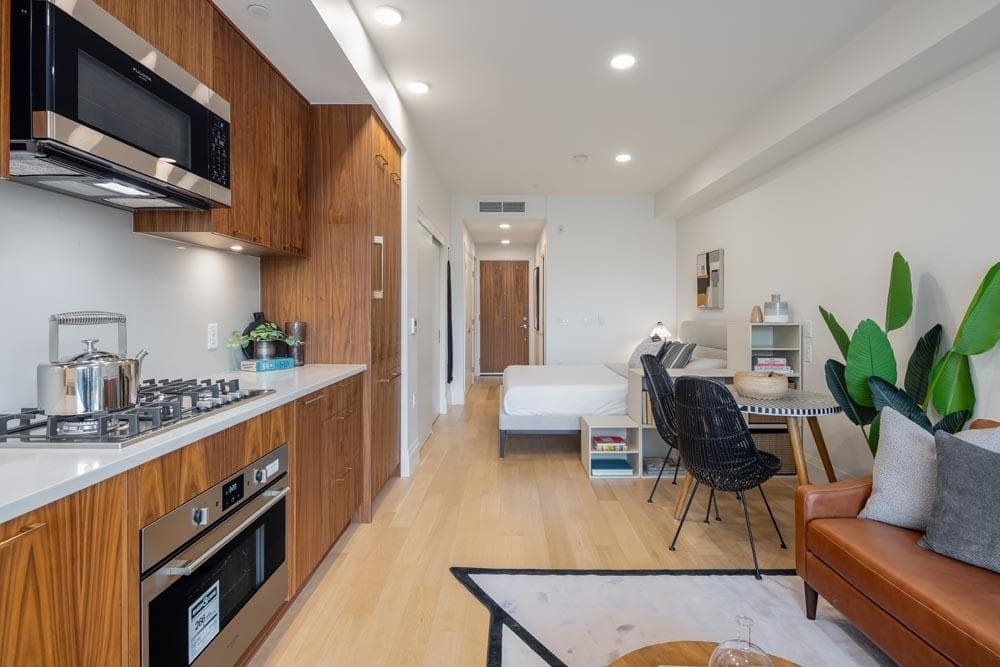 410 - 2550 Garden Drive, Vancouver, V5N 4X6 — photo 2