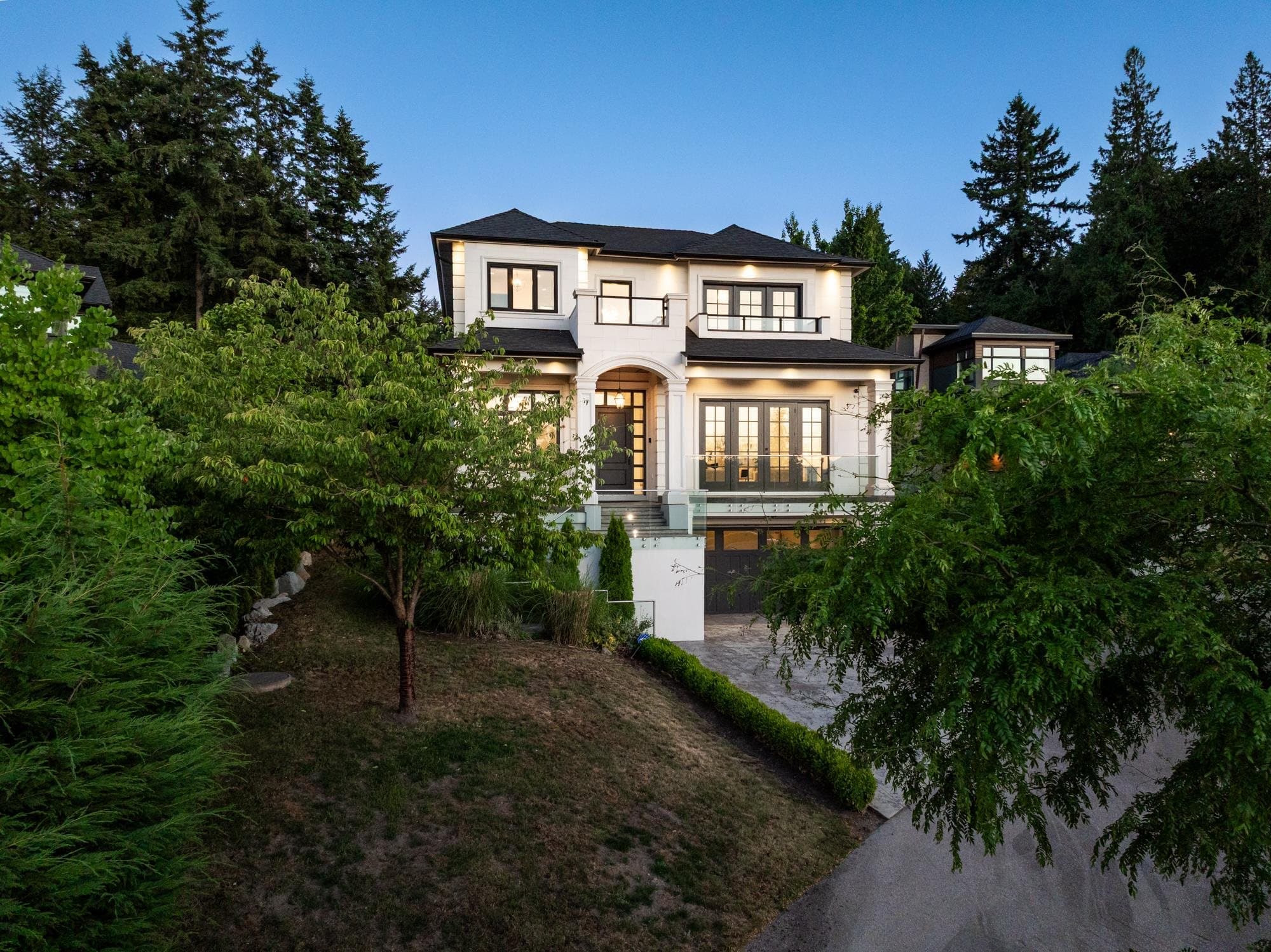 16738 Mcnair Drive, Surrey, V3Z 0P9 — photo 2
