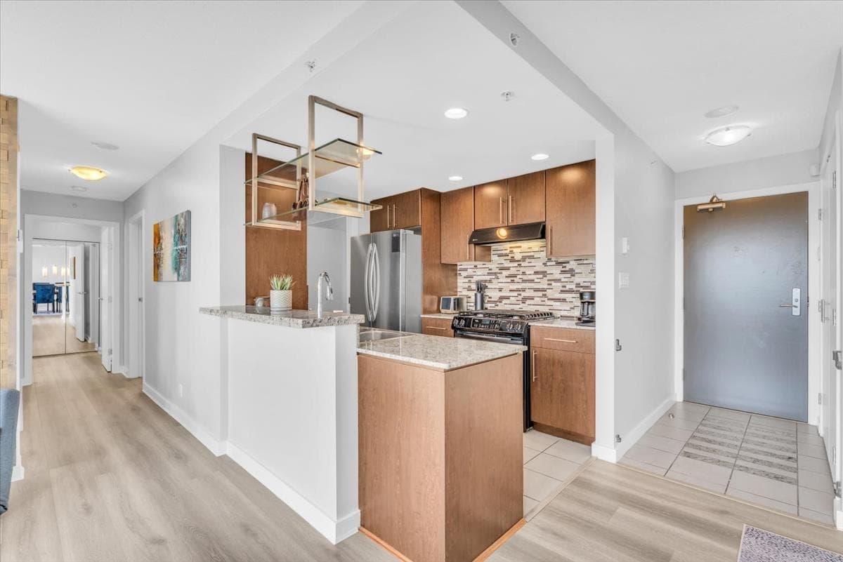705 - 583 Beach Crescent, Vancouver, V6Z 3E6 — photo 3