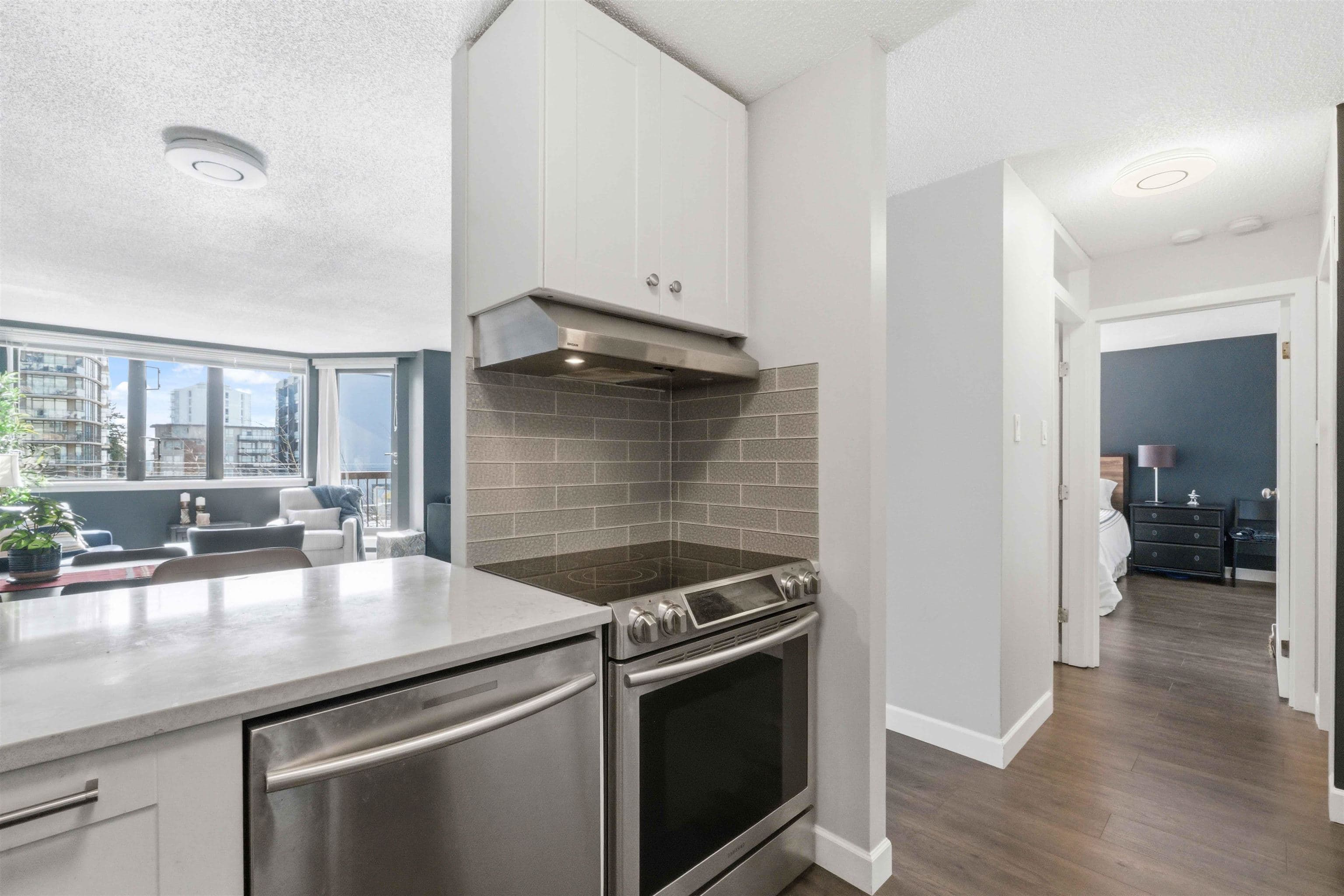 305 - 1521 George Street, White Rock, V4B 4A4 — photo 5
