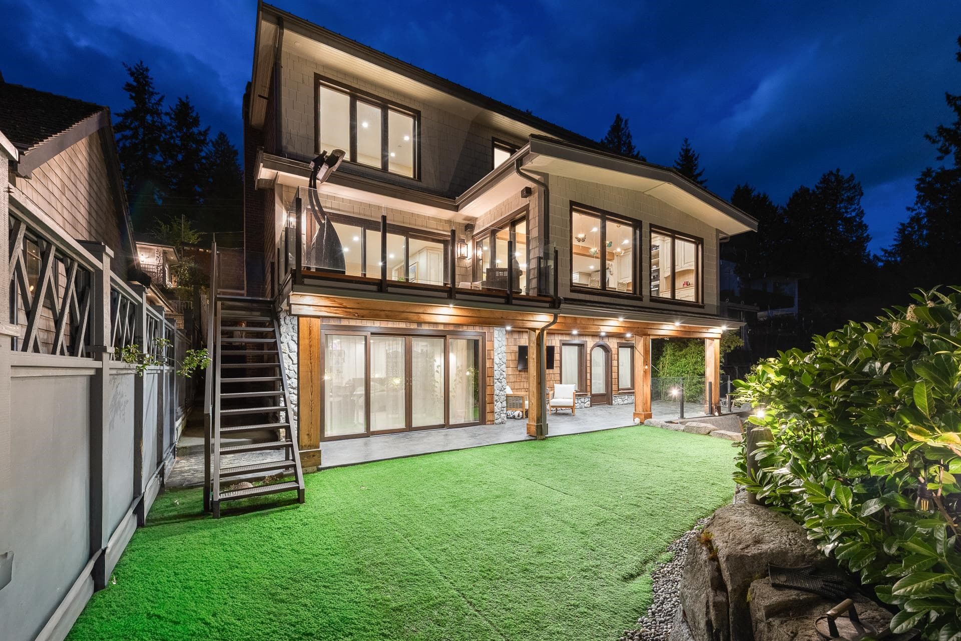 3298 Radcliffe Avenue, West Vancouver, V7V 1G6 — photo 2