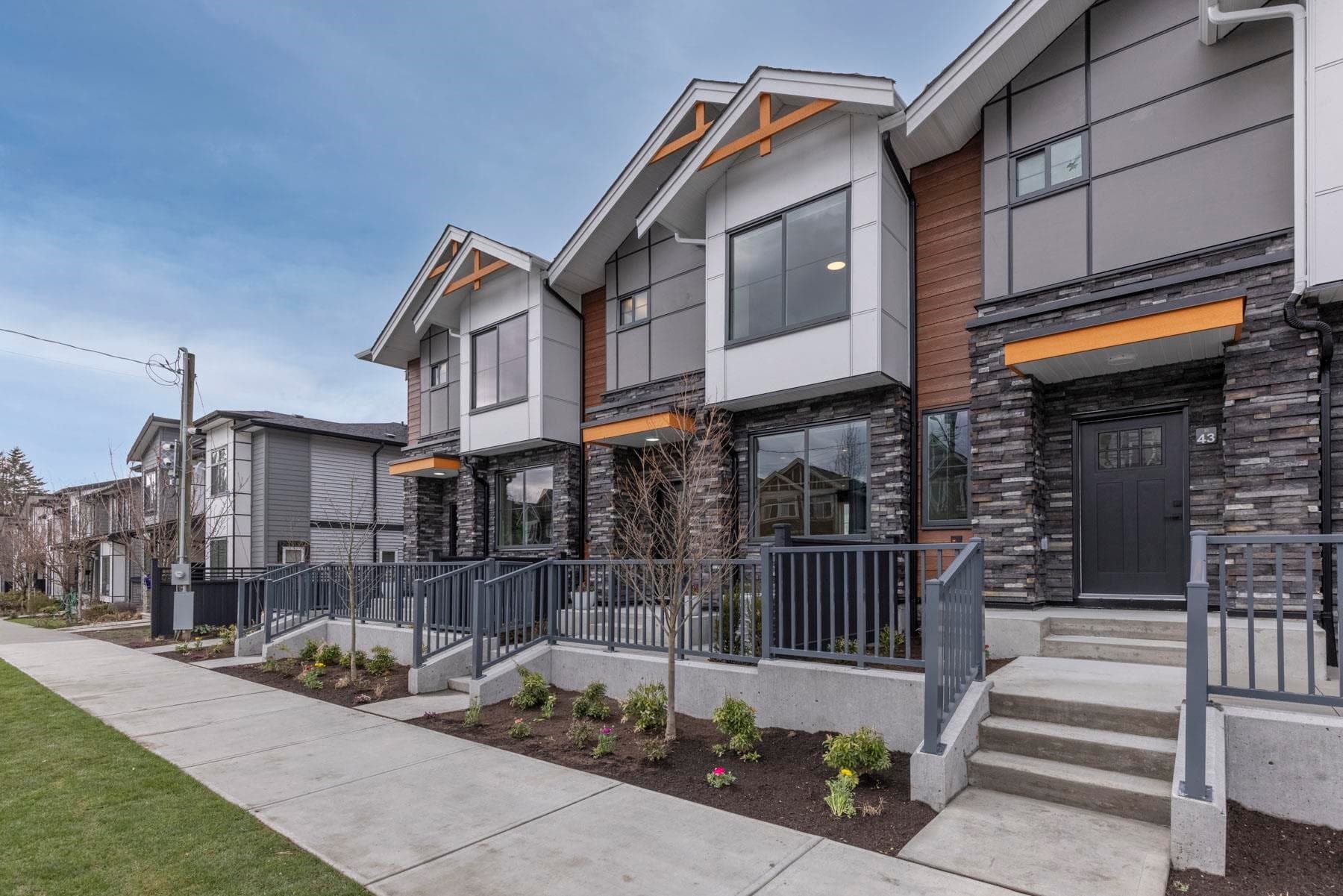 44 - 6035 141 Street, Surrey, V3X 0L6 — photo 3